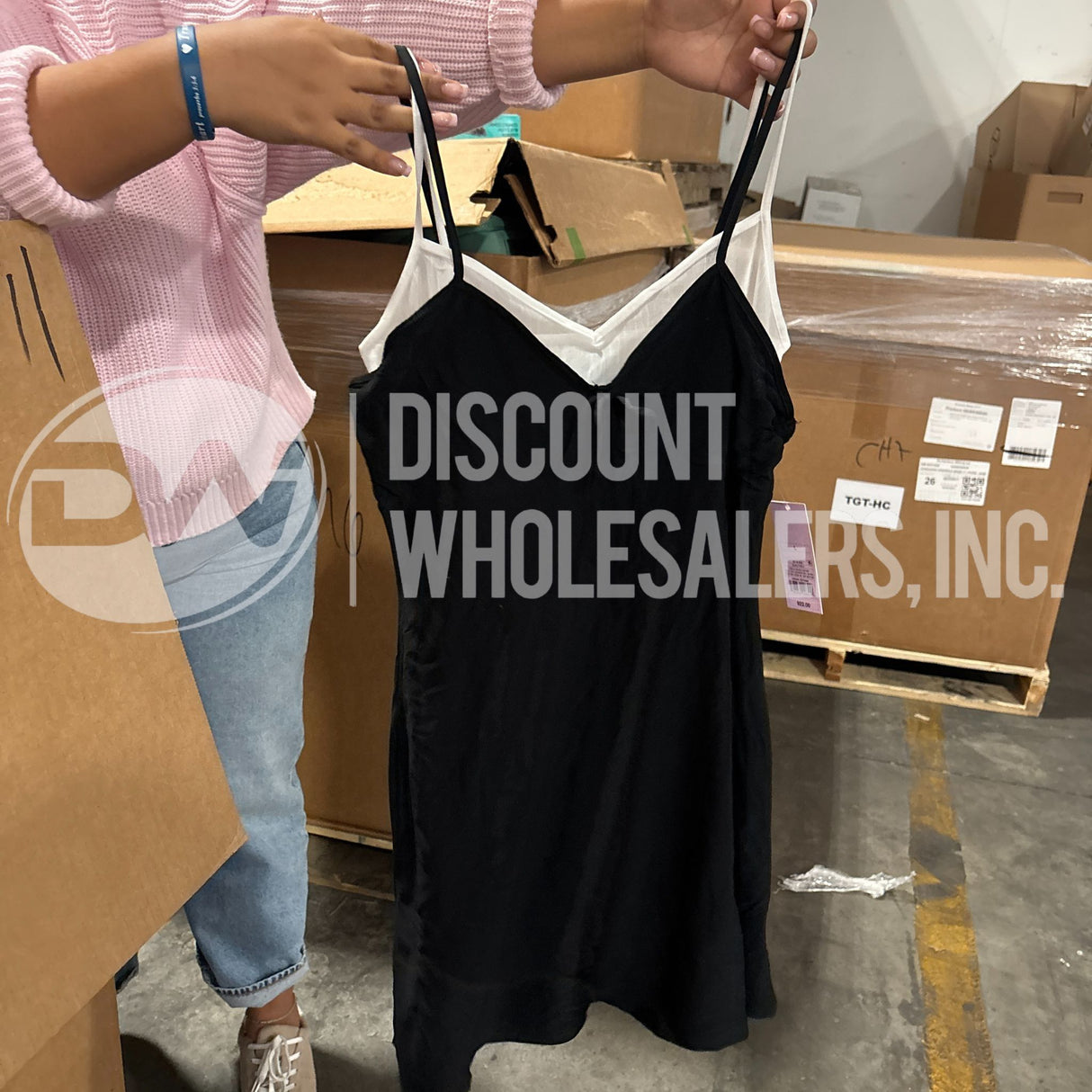 TGT Clothing Mix of Women, Men & Kids (26 Pallet Per Truck)