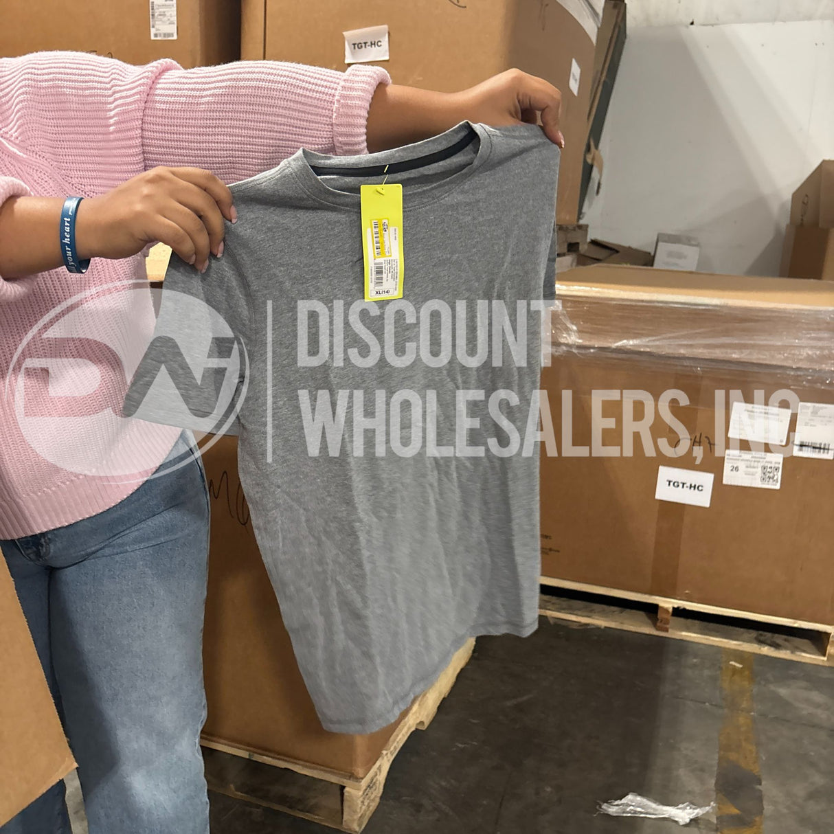 TGT Clothing Mix of Women, Men & Kids (26 Pallet Per Truck)