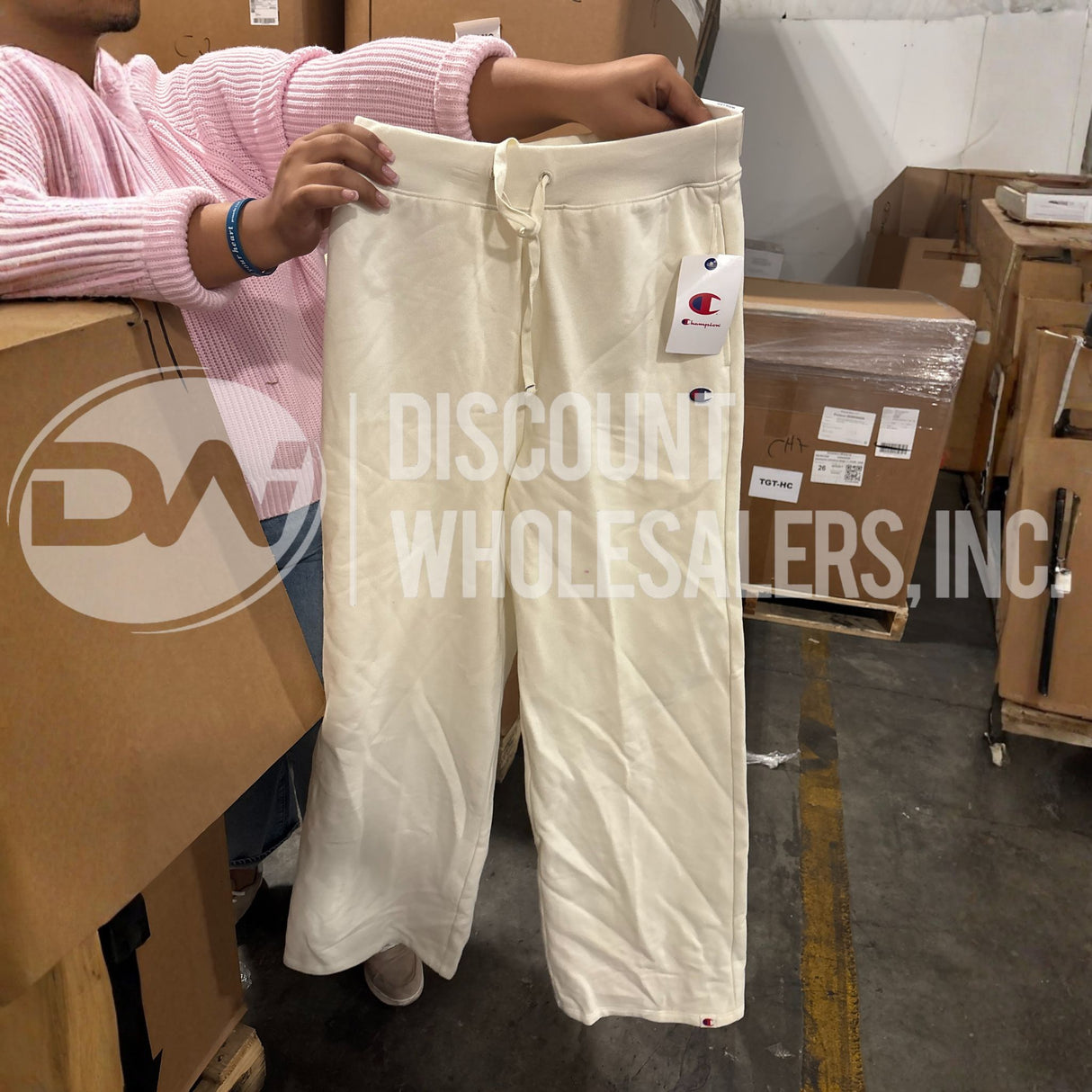 TGT Clothing Mix of Women, Men & Kids (26 Pallet Per Truck)