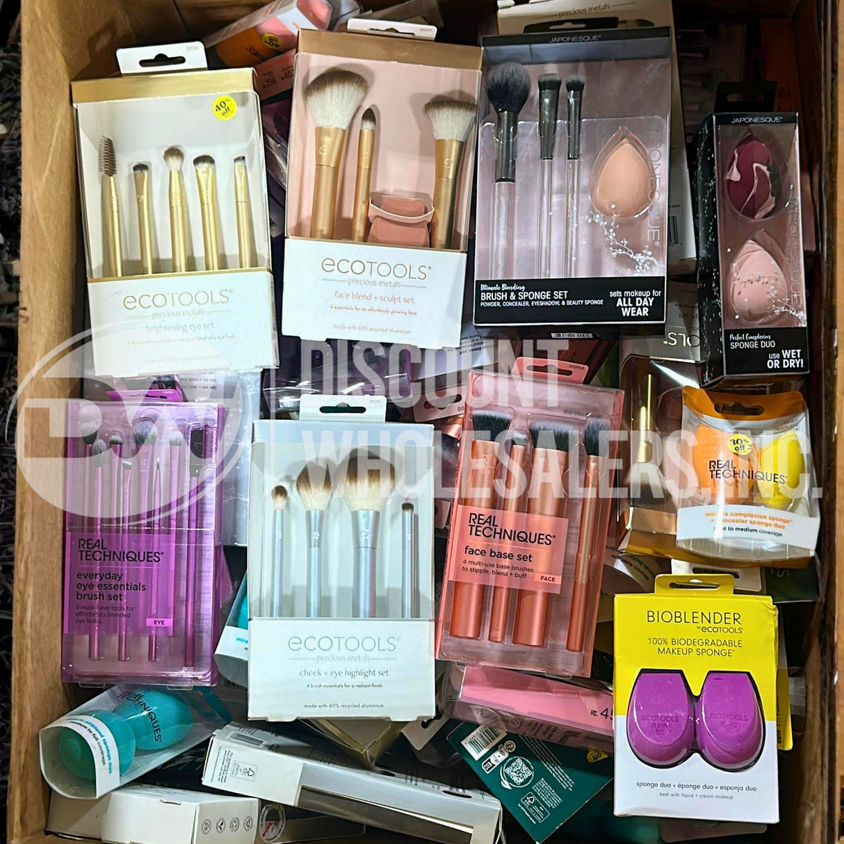 Assorted Brush , Sponges and More Different Sizes (300 Pcs Lot)