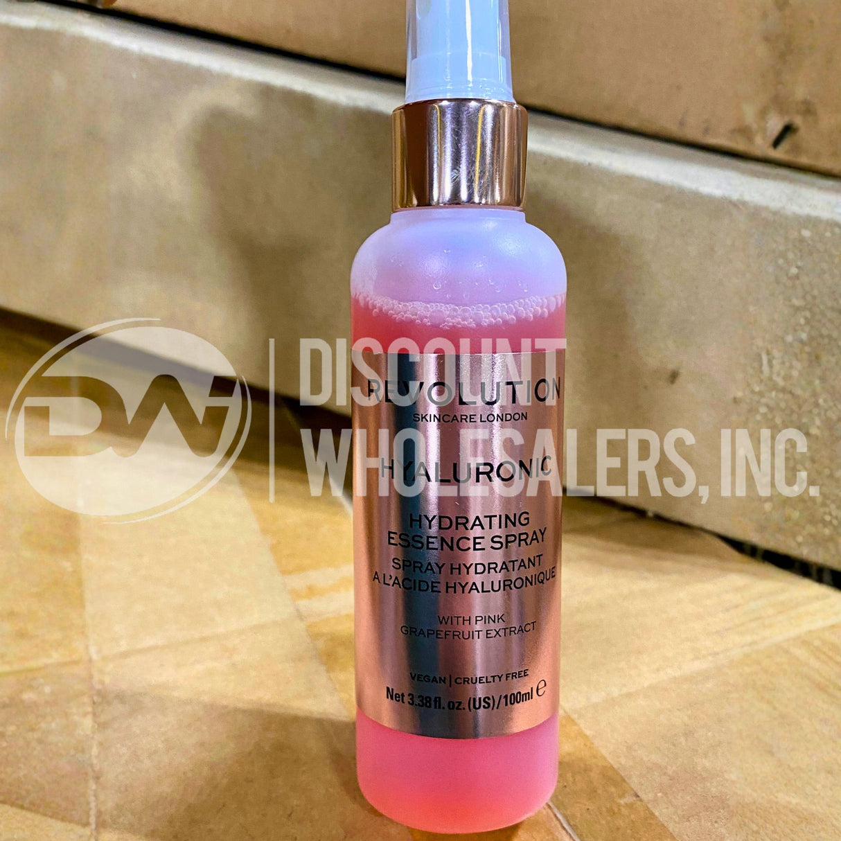 Revolution Hyaluronic Essence Spray Hydratant With Pink Grapefruit Extract 3.38 Fl. Oz. (36 Pcs Lot)