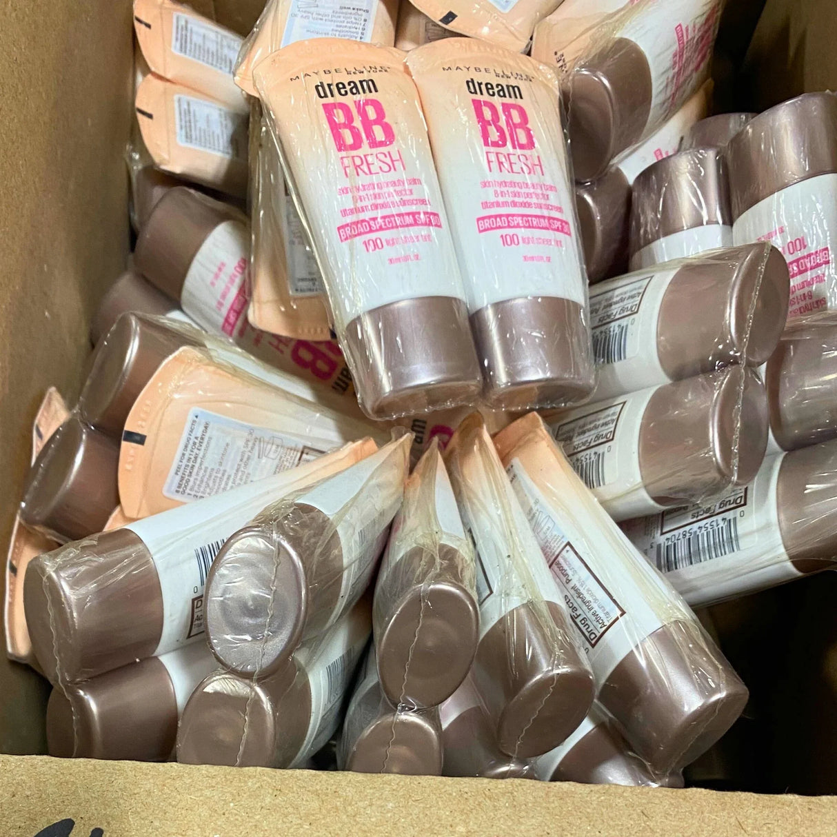 Maybelline Dream BB Fresh Skin Hydrating Beauty Balm 8-in-1 Broad Spectrum SPF 30 100 Sheer Tint (92 Pcs Lot)