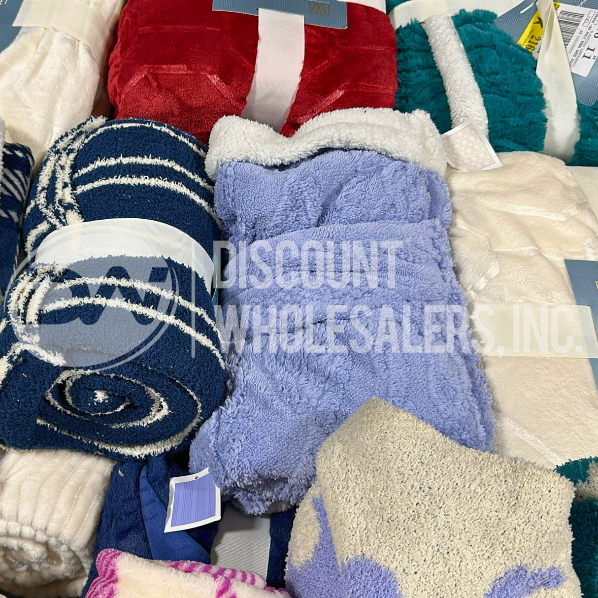 Throw Assorted Different Sizes #2 (80 Pcs Per Pallet)