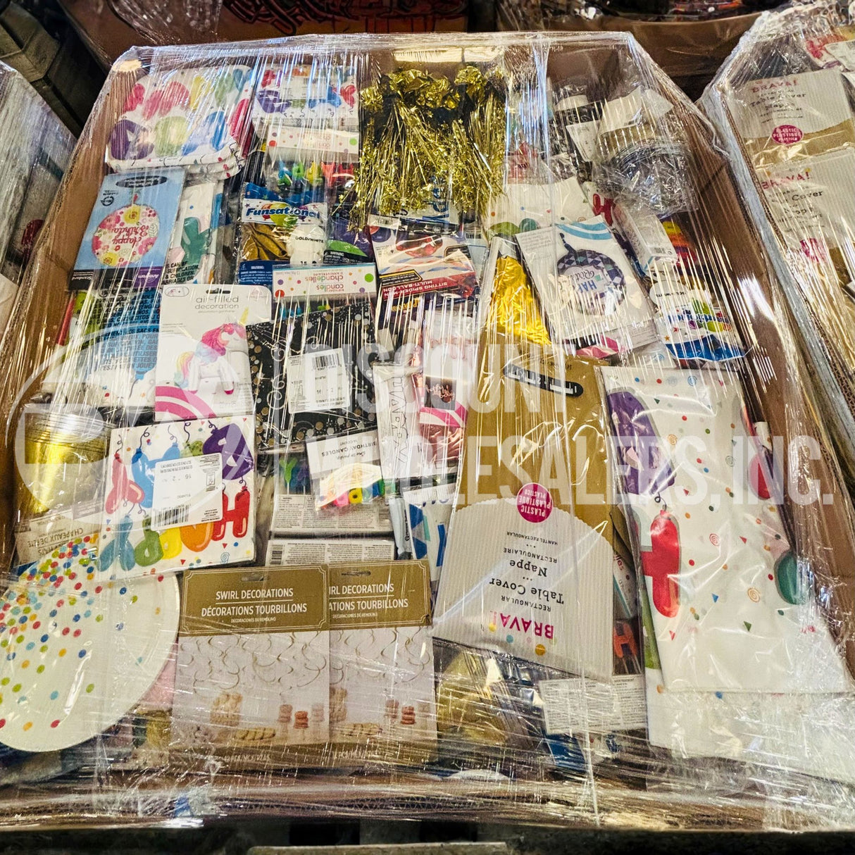 ASSORTED PARTY SUPPLIES (300 Pcs Per Pallet)