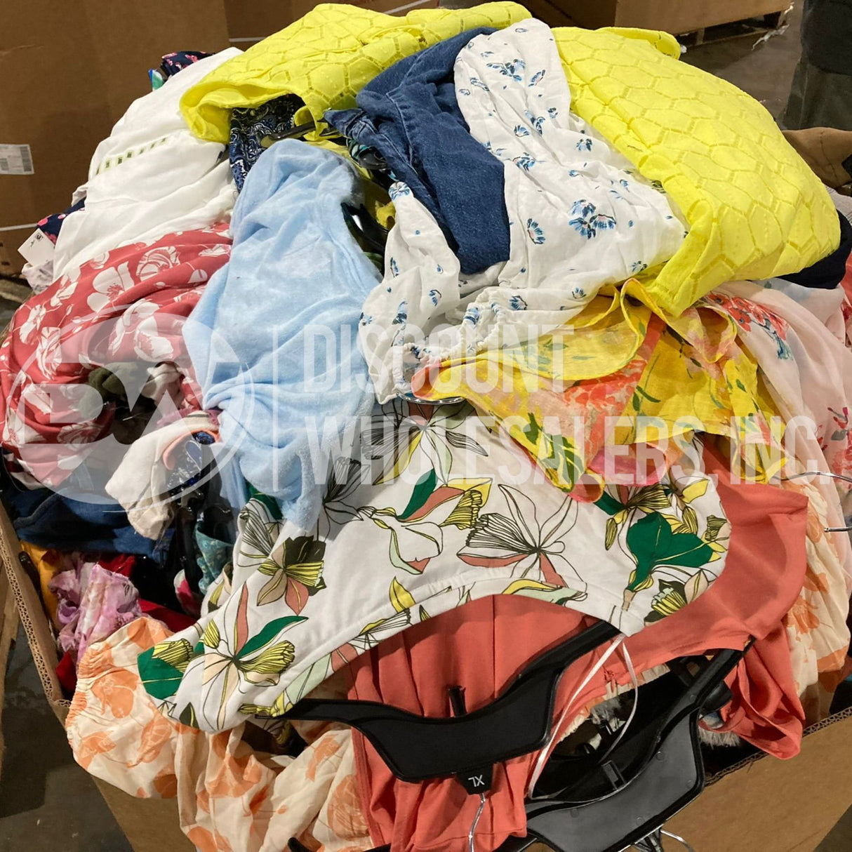 Spring & Summer Apparel Approx. 36,000 pcs per Truck