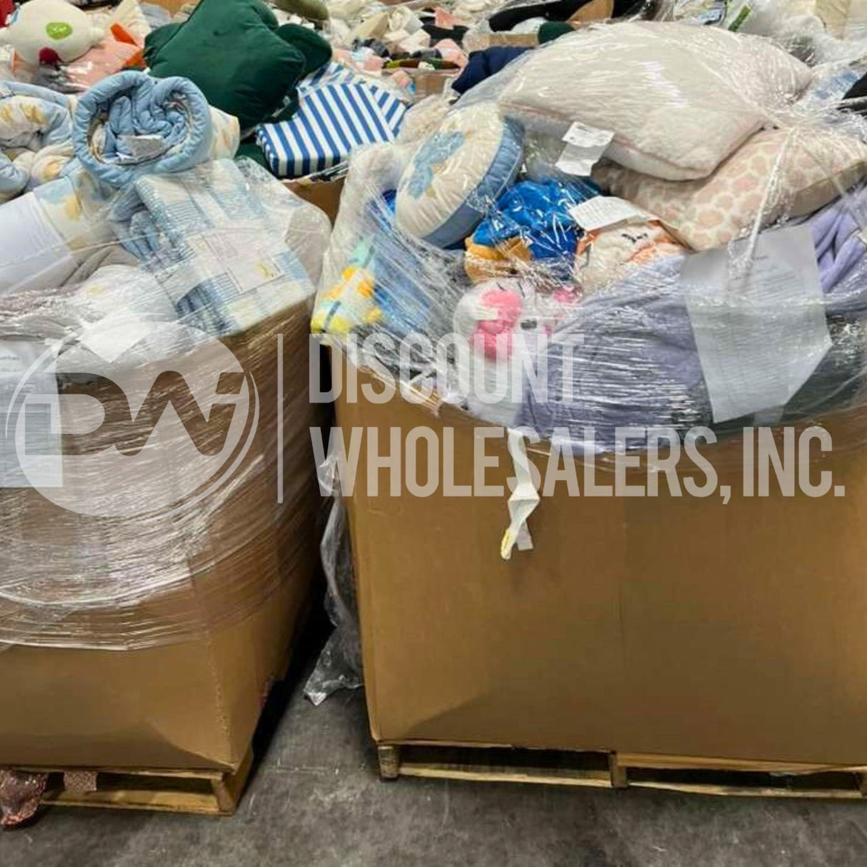 TGT Domestics Comforters, Curtains, Sheets, Carpets, Pillows, Mattress Pads and More (26 Pallet Per Truck)