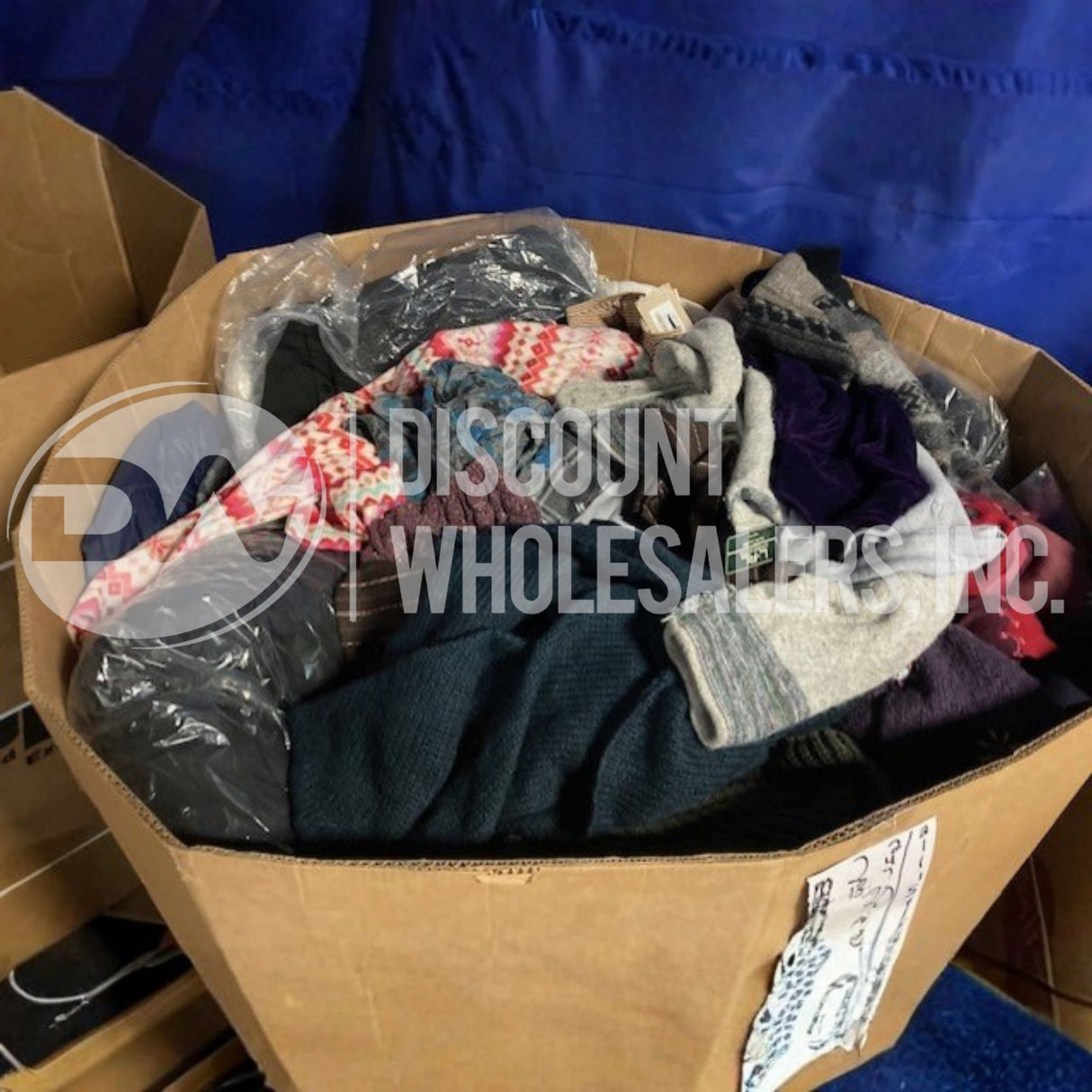 Fall/Winter Apparel Approximately 24,000 PCS/TRUCK