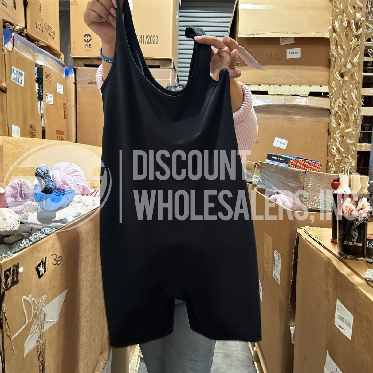 TGT Clothing Mix of Women, Men & Kids (26 Pallet Per Truck)