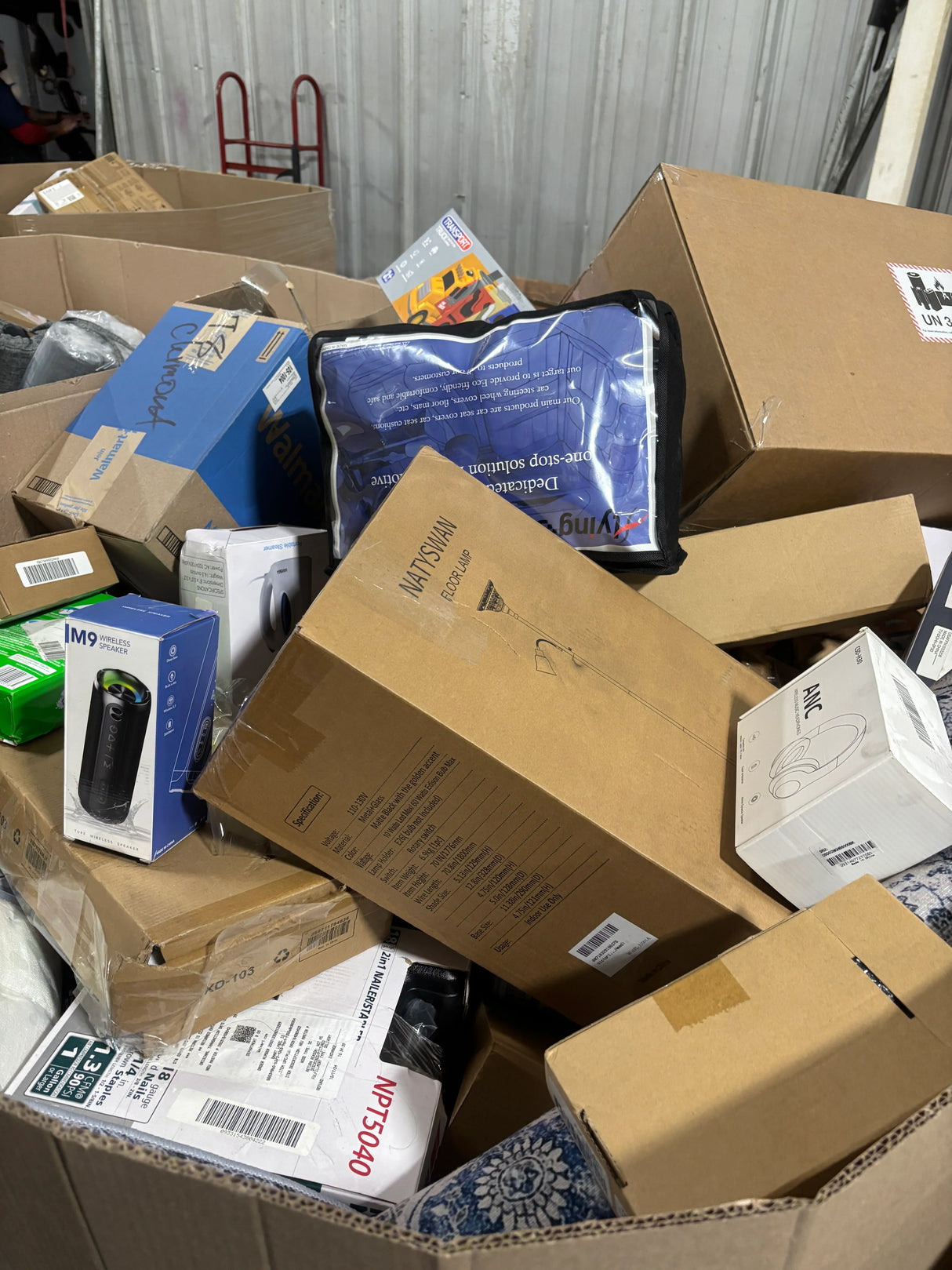 WM Medium Unmanifested Dotcom Returns Load (24 Pallet Per Truck)