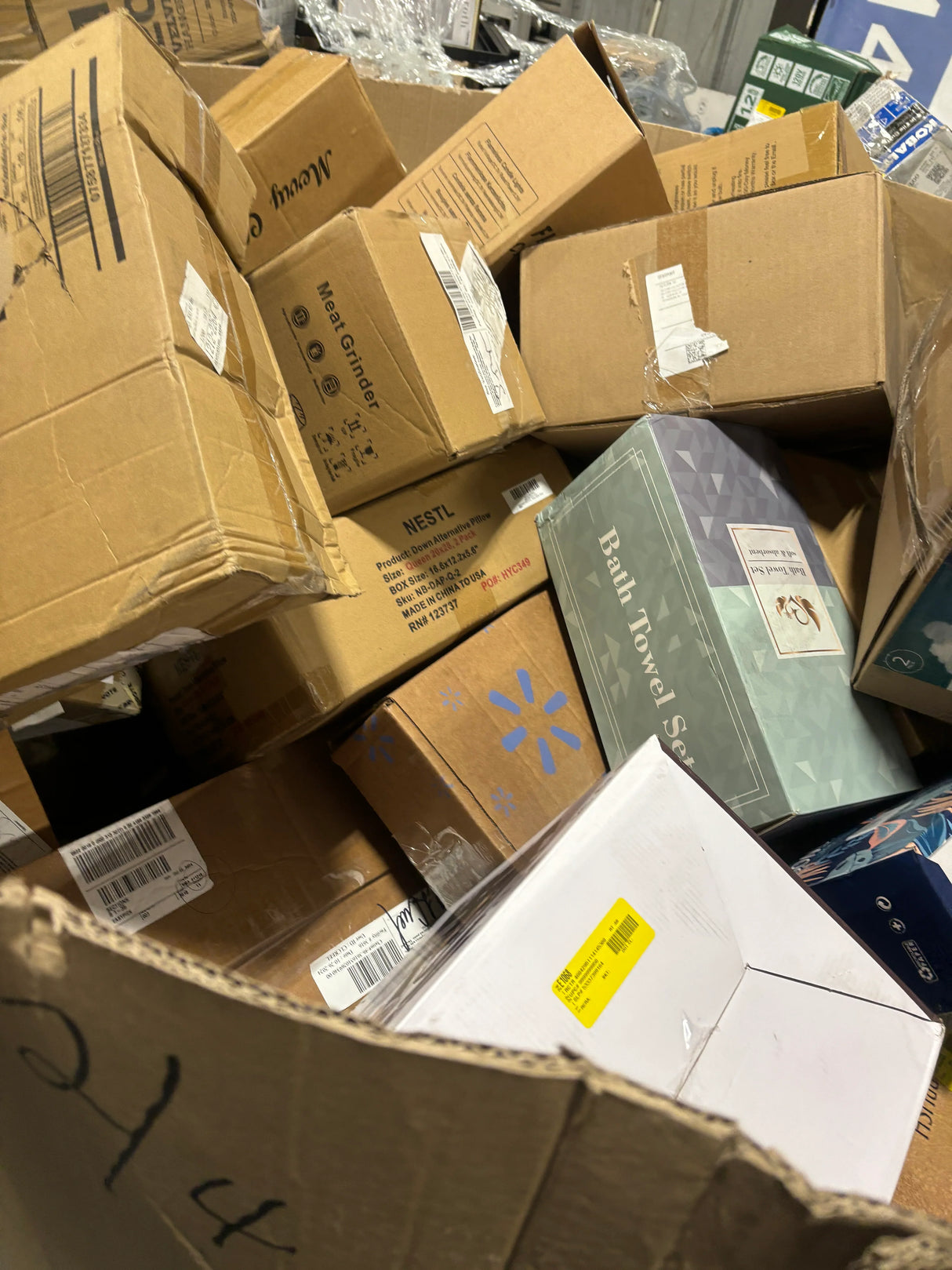 WM Medium Unmanifested Dotcom Returns Load (24 Pallet Per Truck)