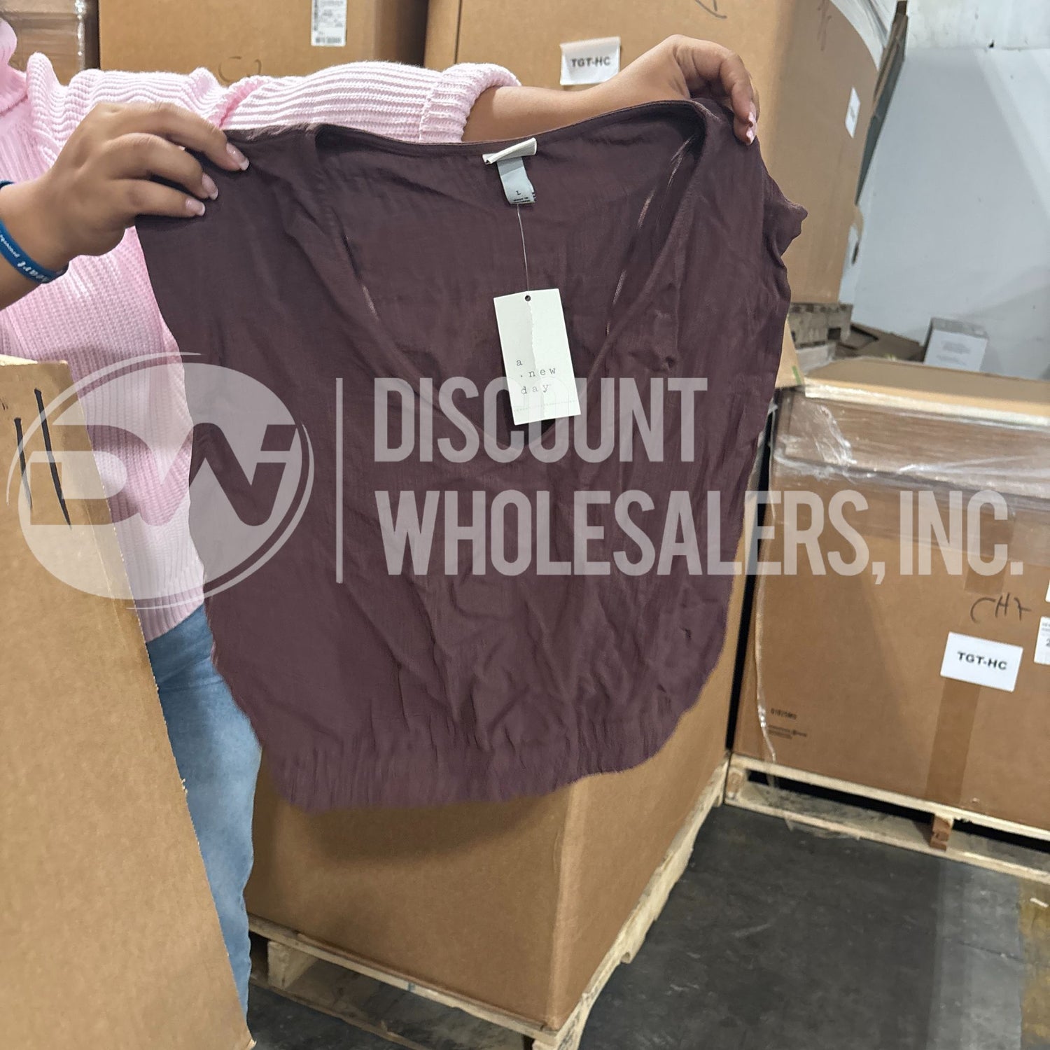 TGT Clothing Mix of Women, Men & Kids (26 Pallet Per Truck)