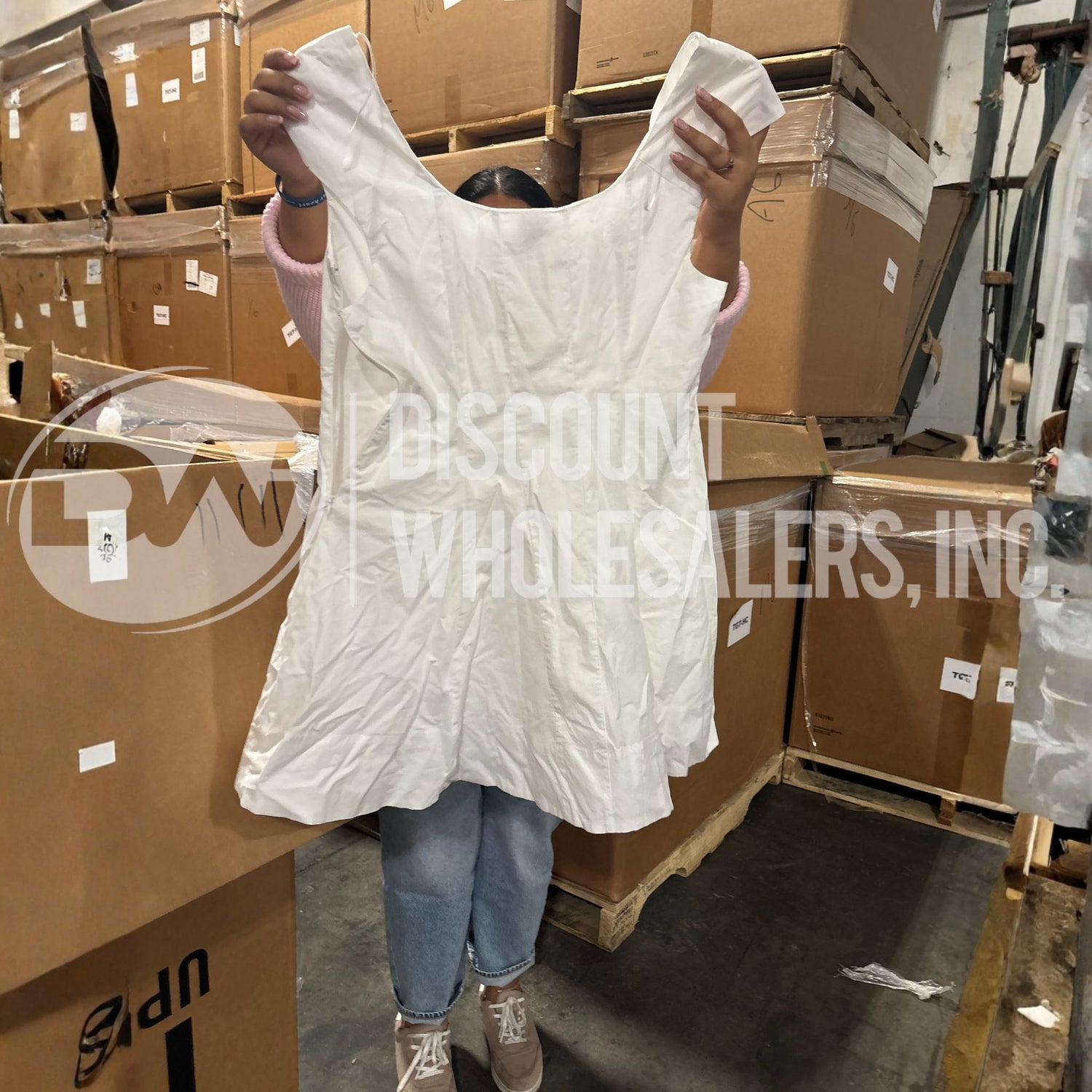 TGT Clothing Mix of Women, Men & Kids (26 Pallet Per Truck)