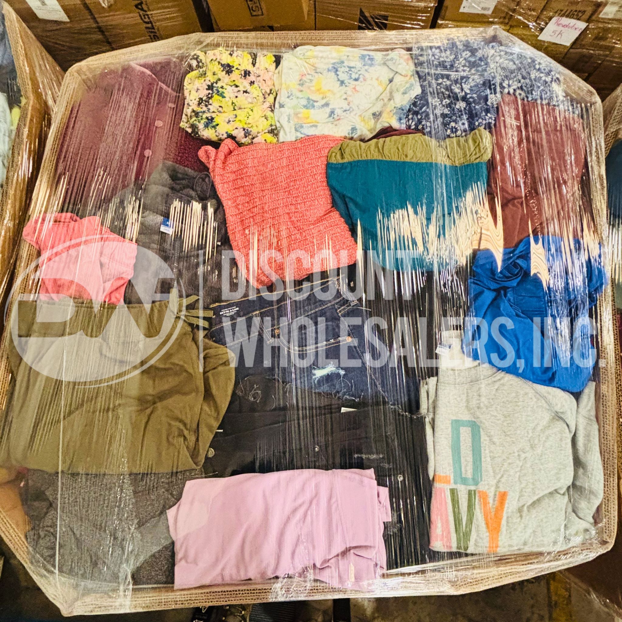 txt
Mezcla variada de prendas de vestir, marca reconocida, tallas grandes para mujer (500 piezas por palé)