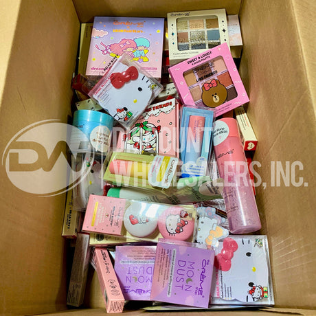 Creme Assorted Makeup Assorted Eyeshadows, Liners, Lips, Blush, and More (100 Pcs Lot)