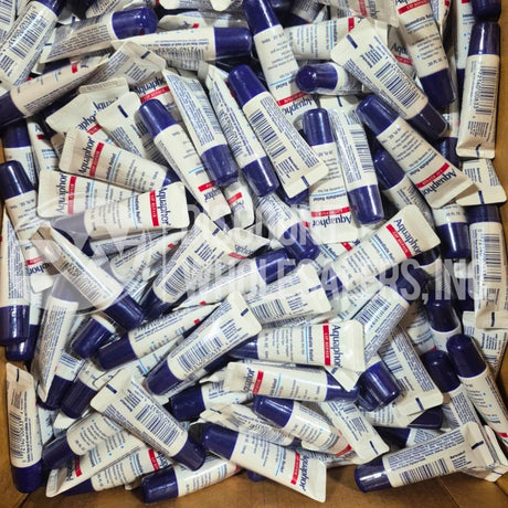 Aquaphor Lip Repair Ointment Immediate Relief 0.35 oz (470 Pcs Lot)