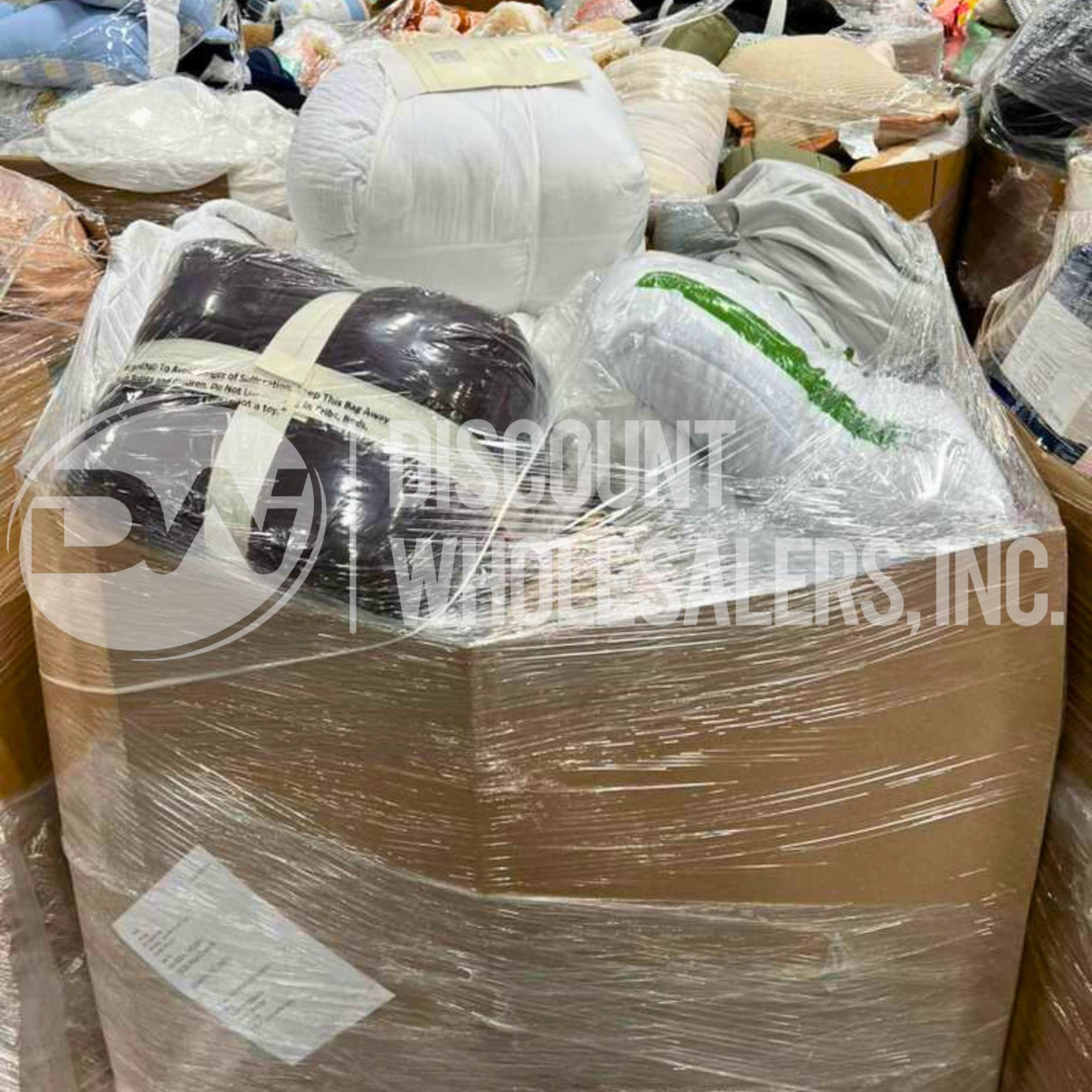 TGT Domestics Comforters, Curtains, Sheets, Carpets, Pillows, Mattress Pads and More (26 Pallet Per Truck)