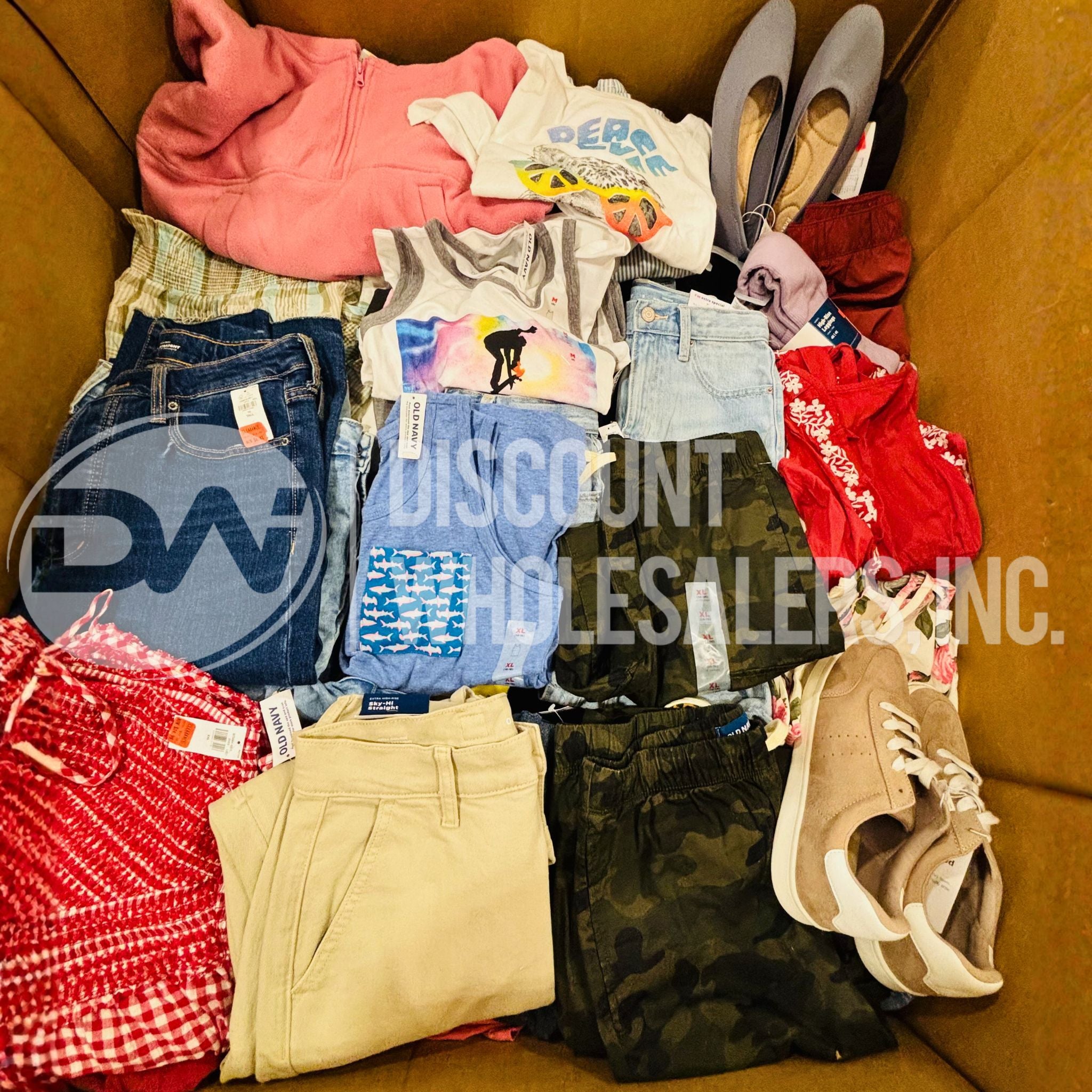 Ropa variada NUEVA de la marca OLD NAVY para hombres, mujeres y niños, de diferentes tallas (250 piezas por palé)