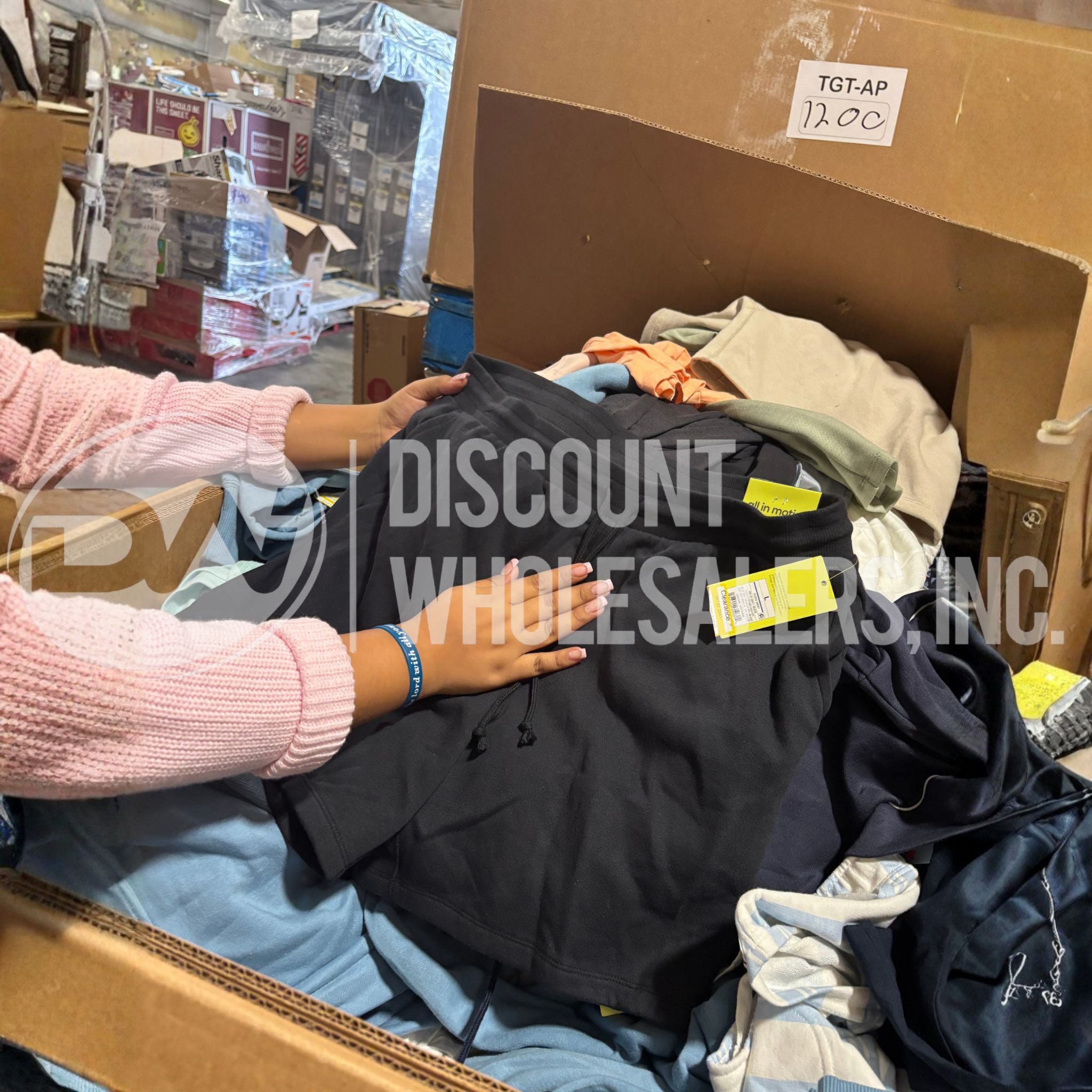 alt
TGT Ropa variada para mujeres, hombres y niños (26 pallets por camión)