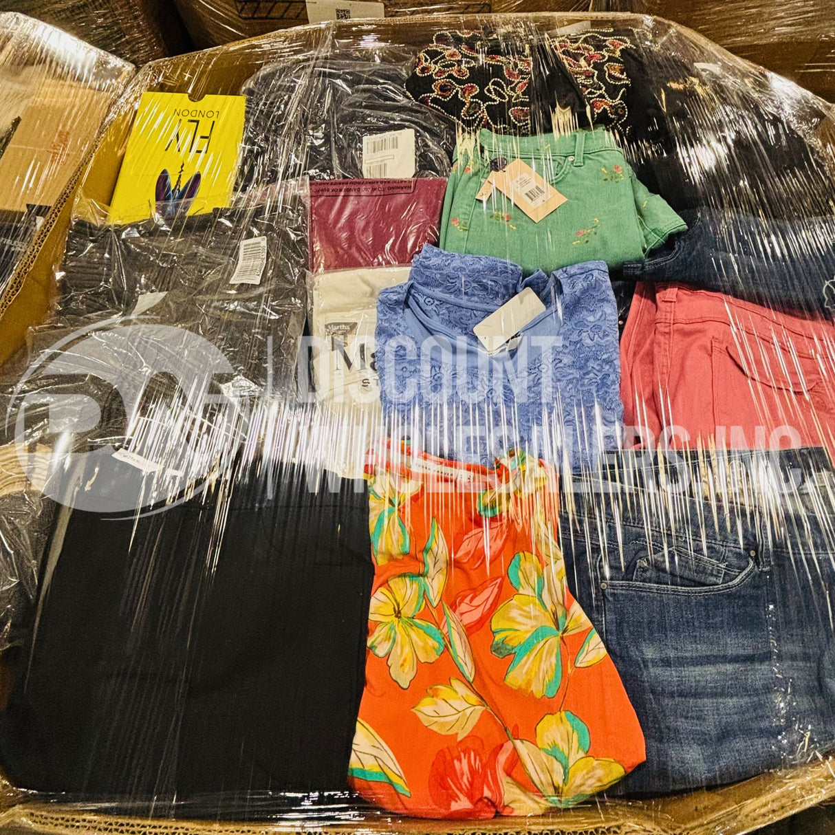 Assorted Home Shopping Channel Clothing ( WOMEN'S ) (200 Pcs Per Pallet)