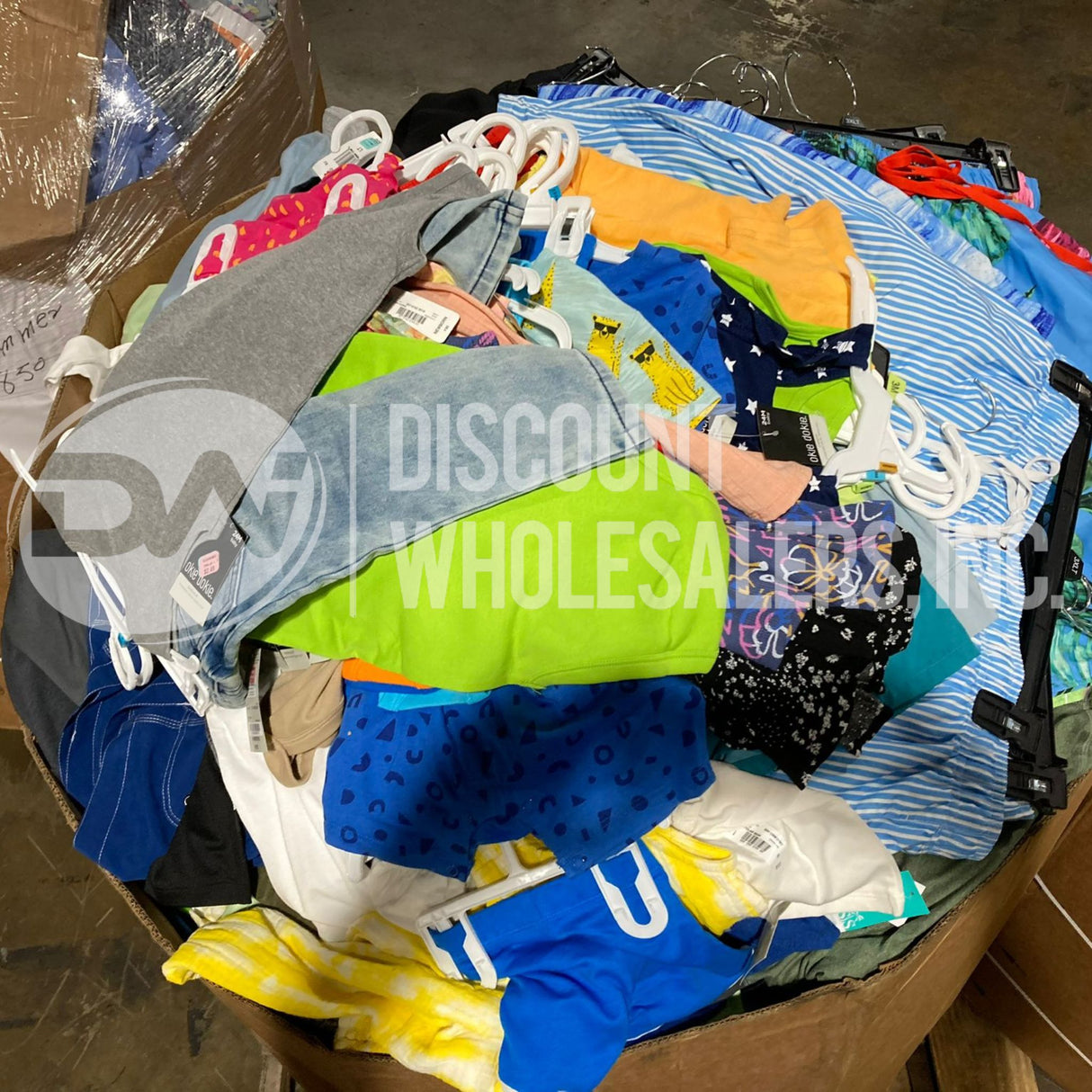 Spring & Summer Apparel Approx. 36,000 pcs per Truck