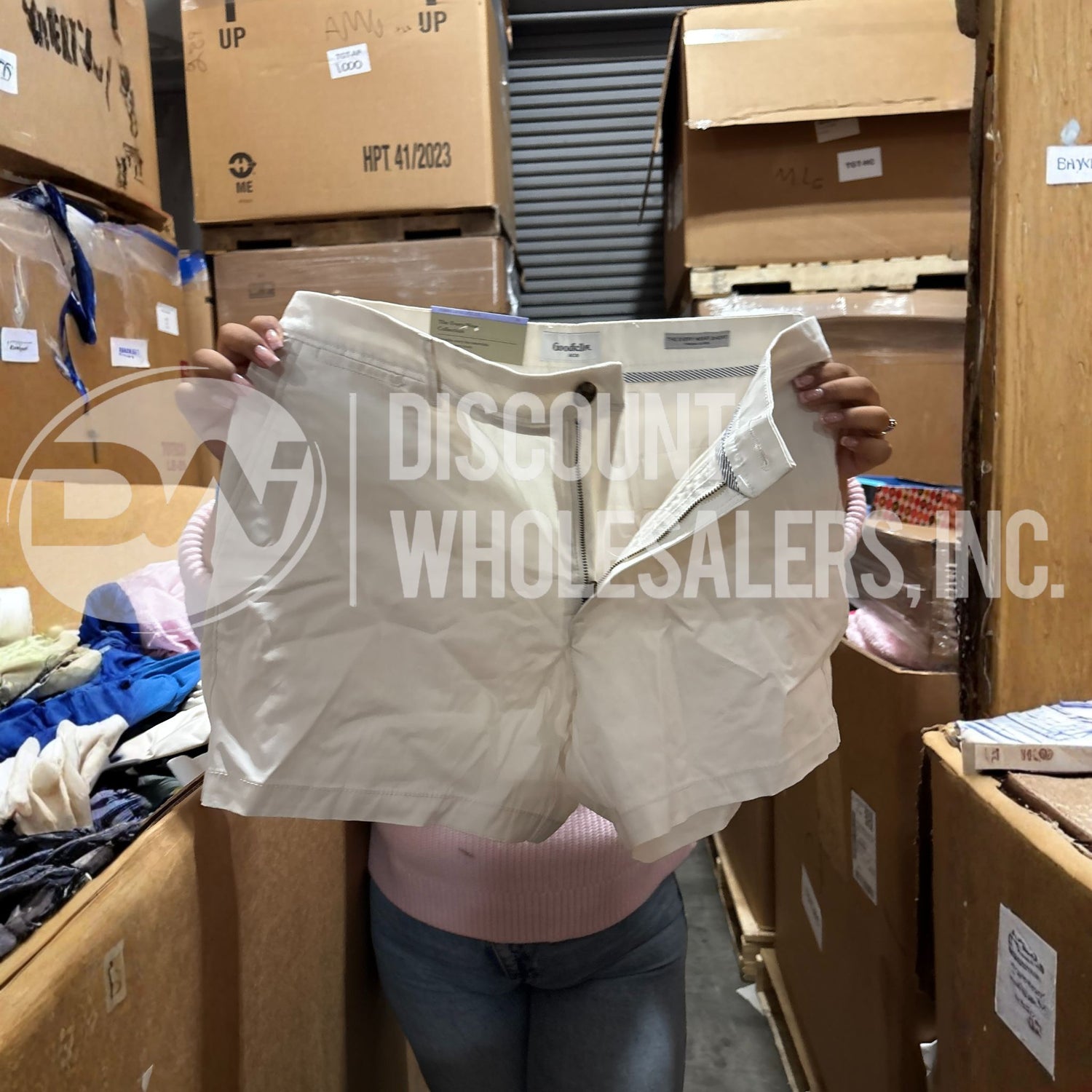 TGT Clothing Mix of Women, Men & Kids (26 Pallet Per Truck)