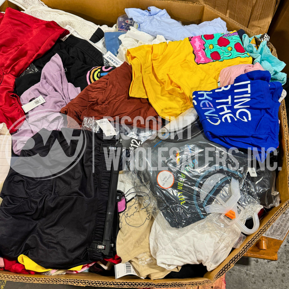 DWI APPAREL MIX - Various Seasonal Pieces Women,Men,Kids (300 PCS/PLT)