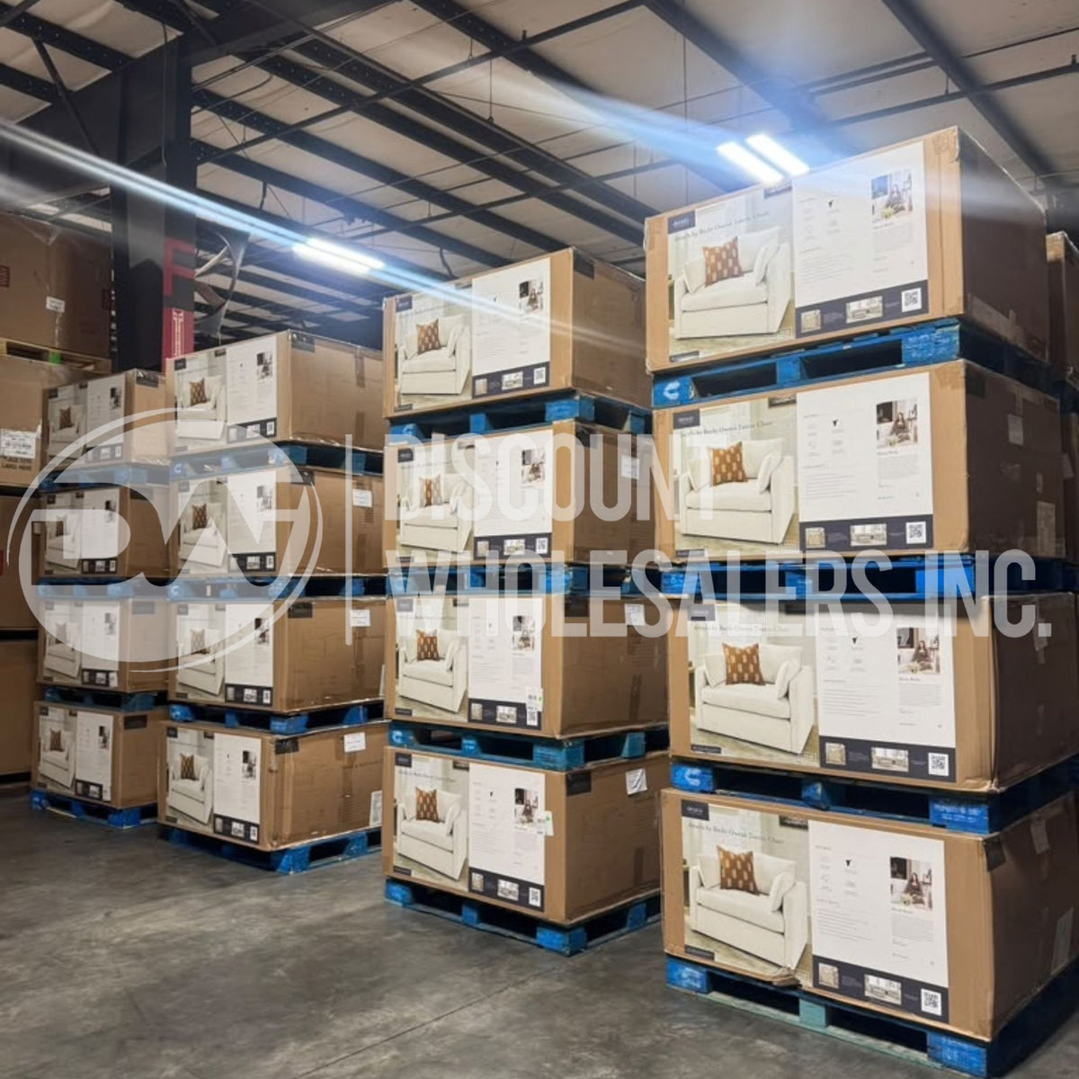 Becki Owens Tustin Chair Snow - (48 Unit/Truck)