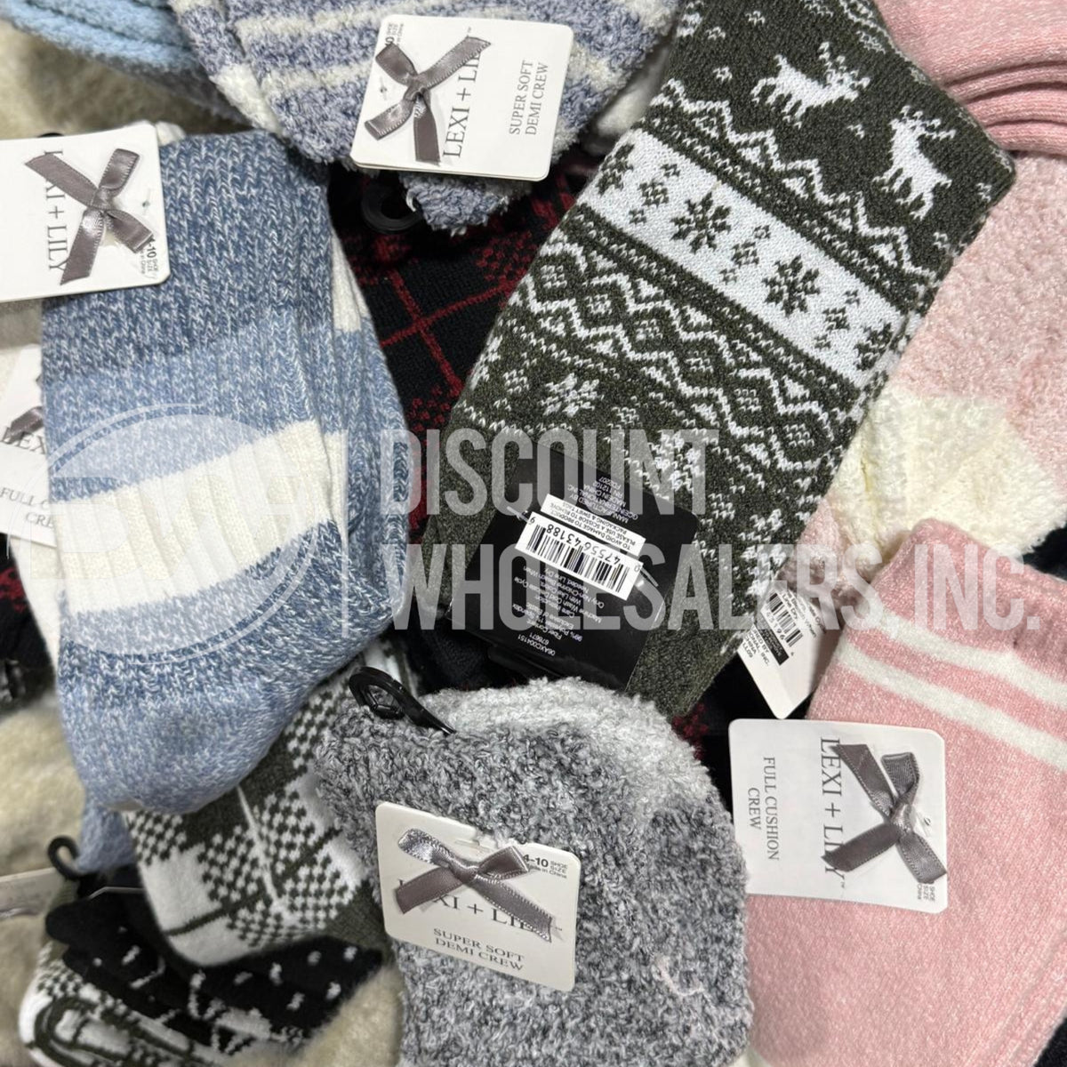 Assorted Winter Gear Accessories Lot Beanies, Hats, Scarves, Socks (100 Pcs Lot)