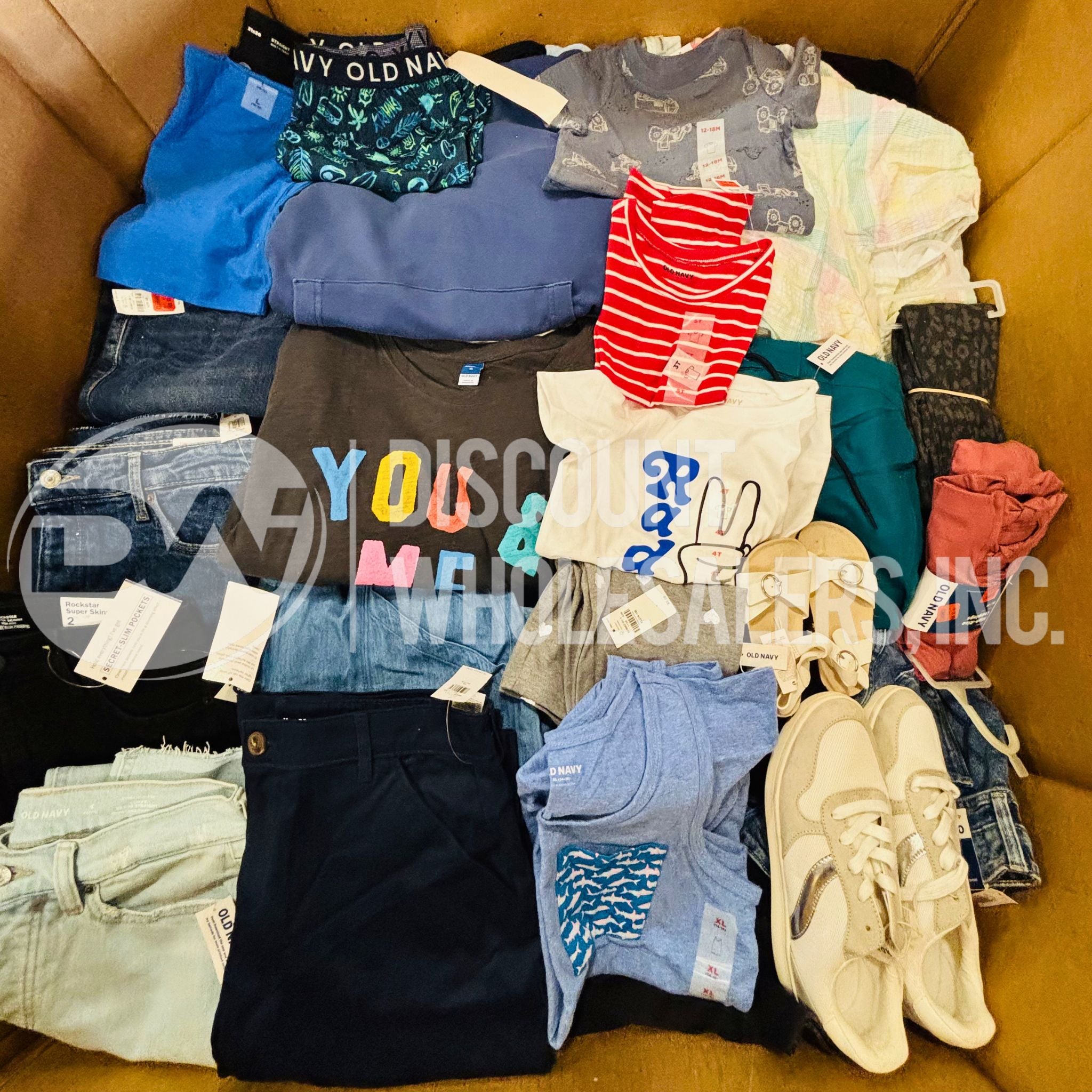 Ropa variada de la marca OLD NAVY, nueva, para hombres, mujeres y niños, de diferentes tallas (250 piezas por palé)