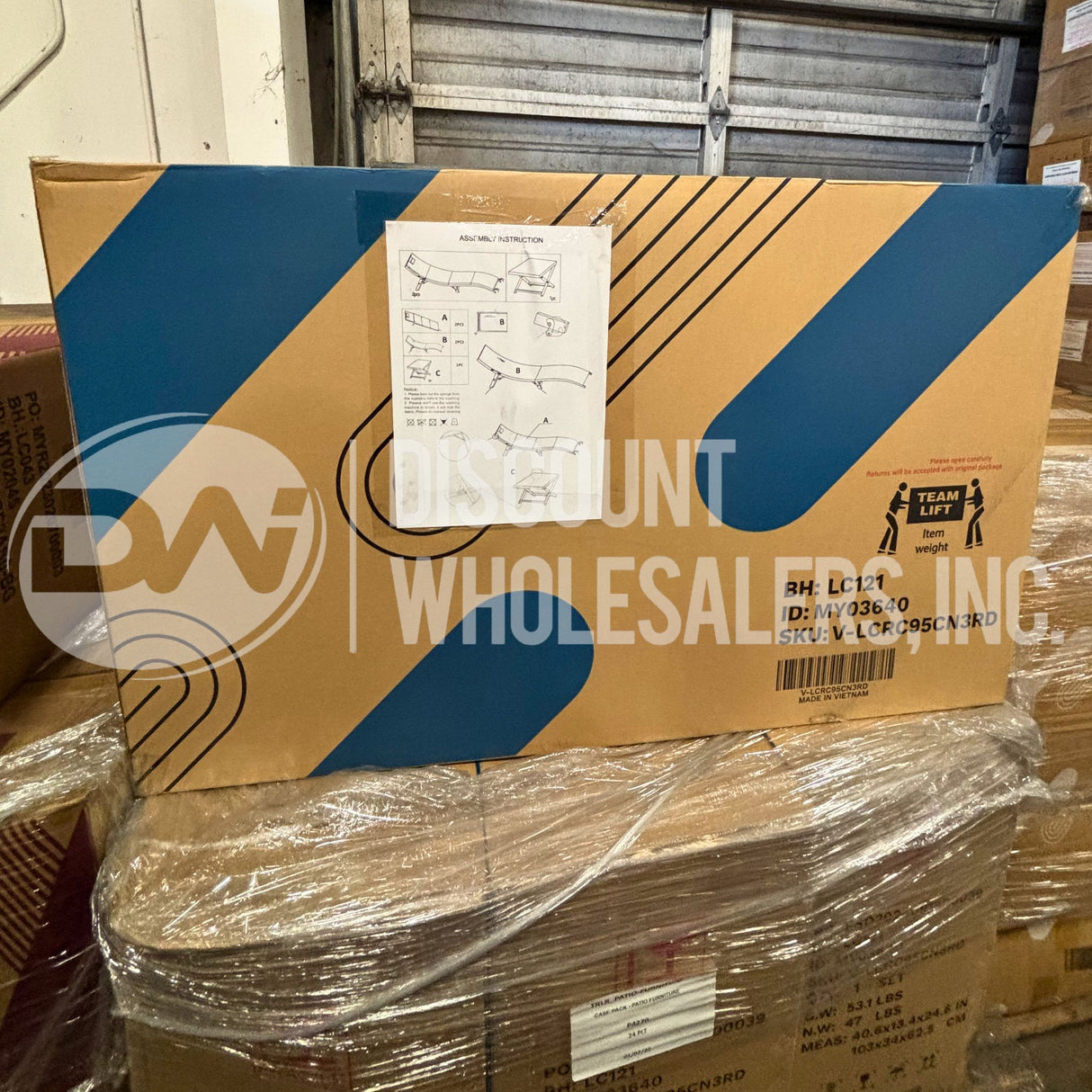 Outdoor Chaise Lounge Chair With Side Table (5 Cases Per Pallet)