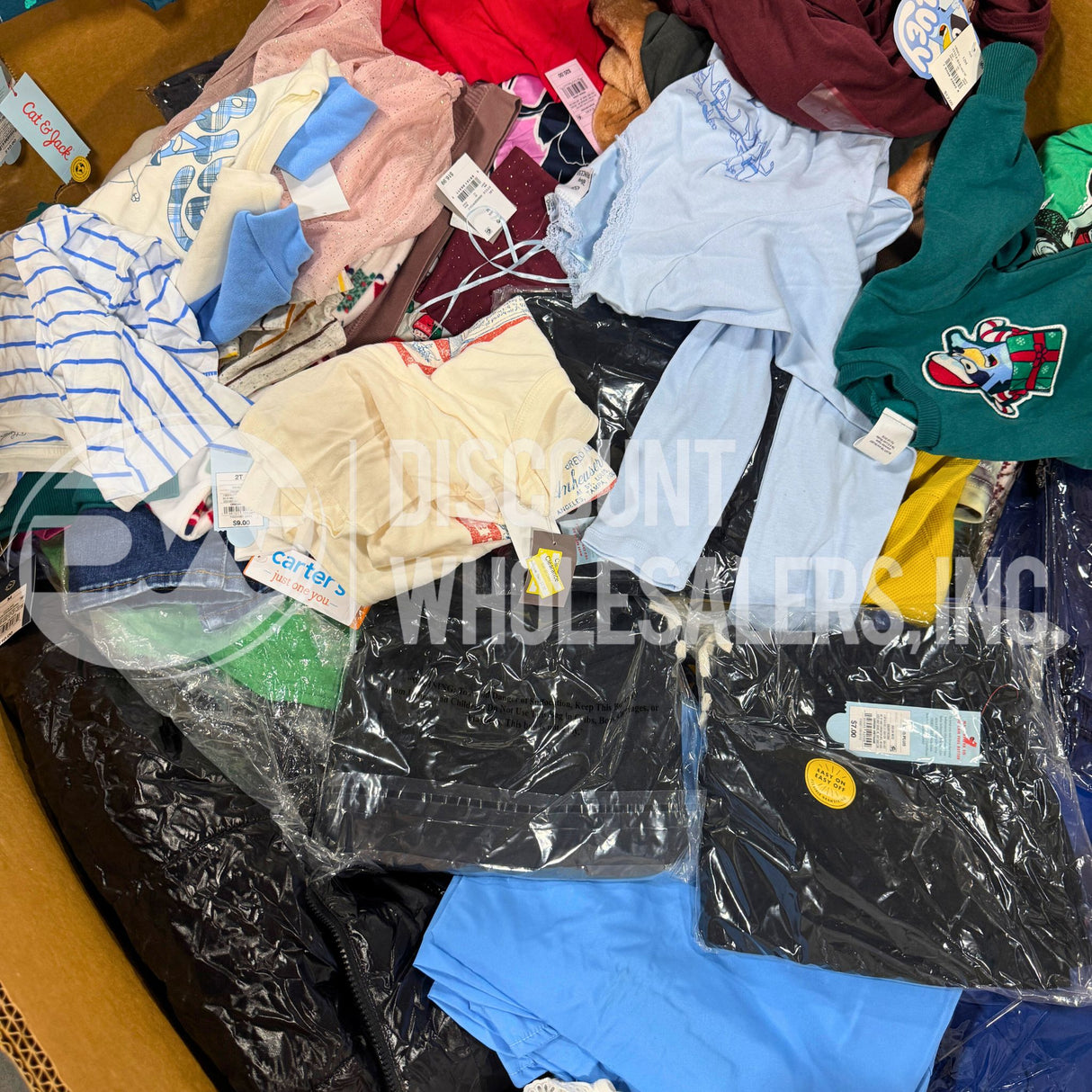 DWI APPAREL MIX - Various Seasonal Pieces Women,Men,Kids (300 PCS/PLT)