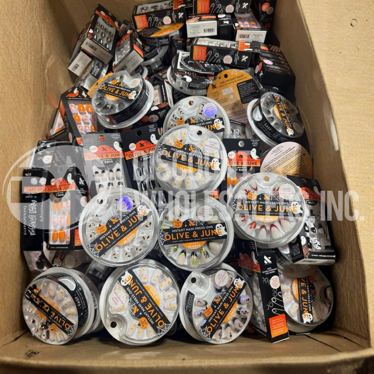 Olive & June Press-On Nails Halloween Mix (300 Pcs Lot)
