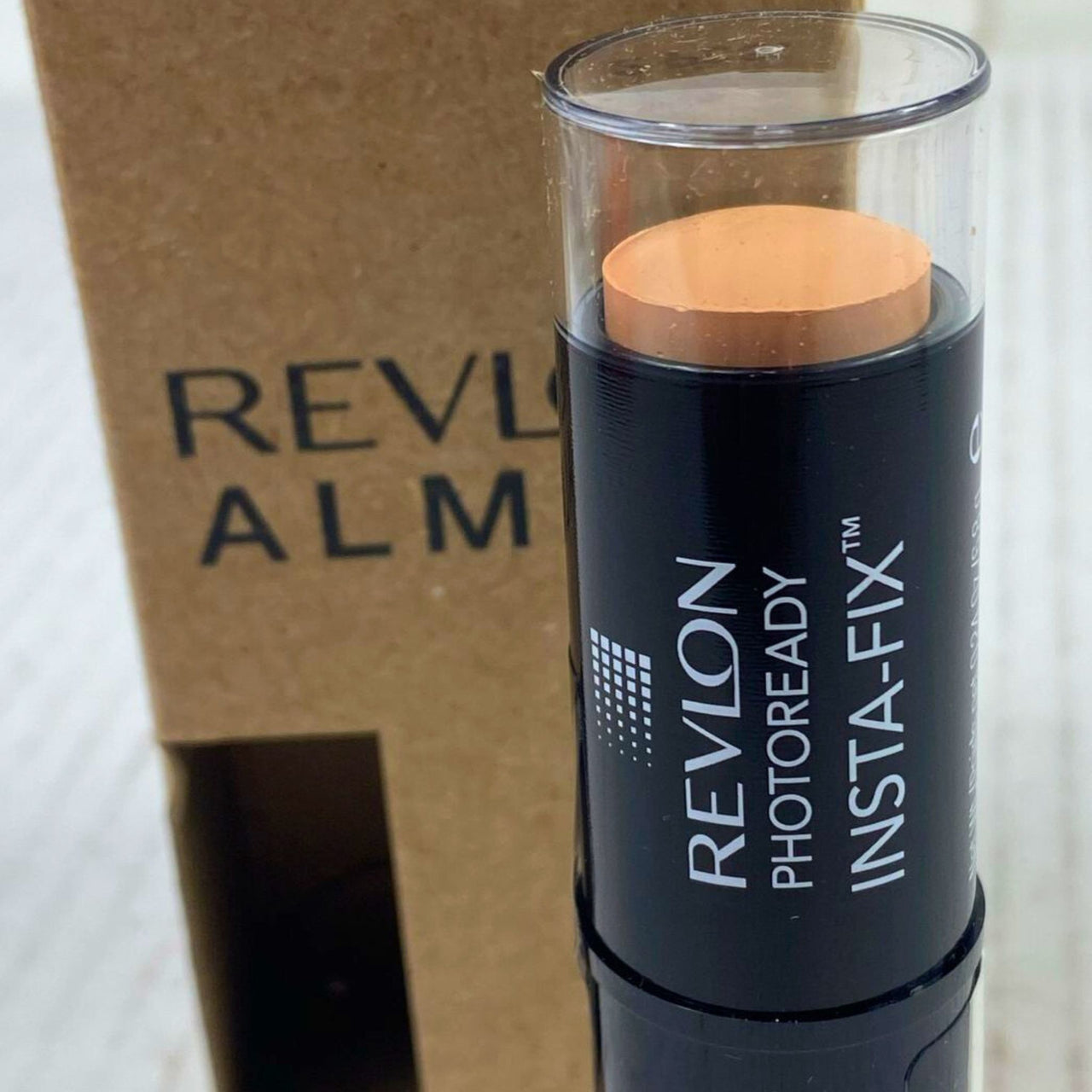 Revlon Photoready Insta-Fix 120 Vanilla 0.24OZ (50 Pcs Lot)