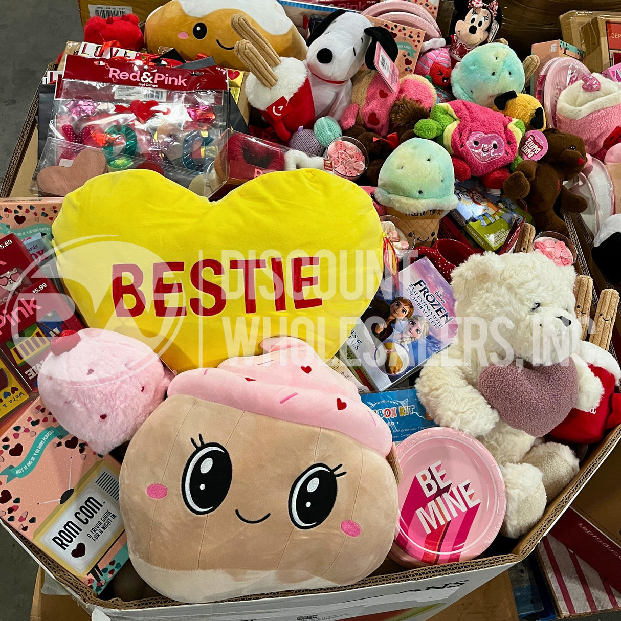 Assorted Gaylord Valentines Pallet ( 850 Pcs Per Pallet)
