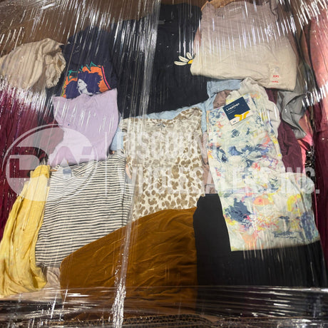 Assorted OLD NAVY Brand New Clothing for Men, Women and Kids Different Sizes (250 Pcs Per Pallet)