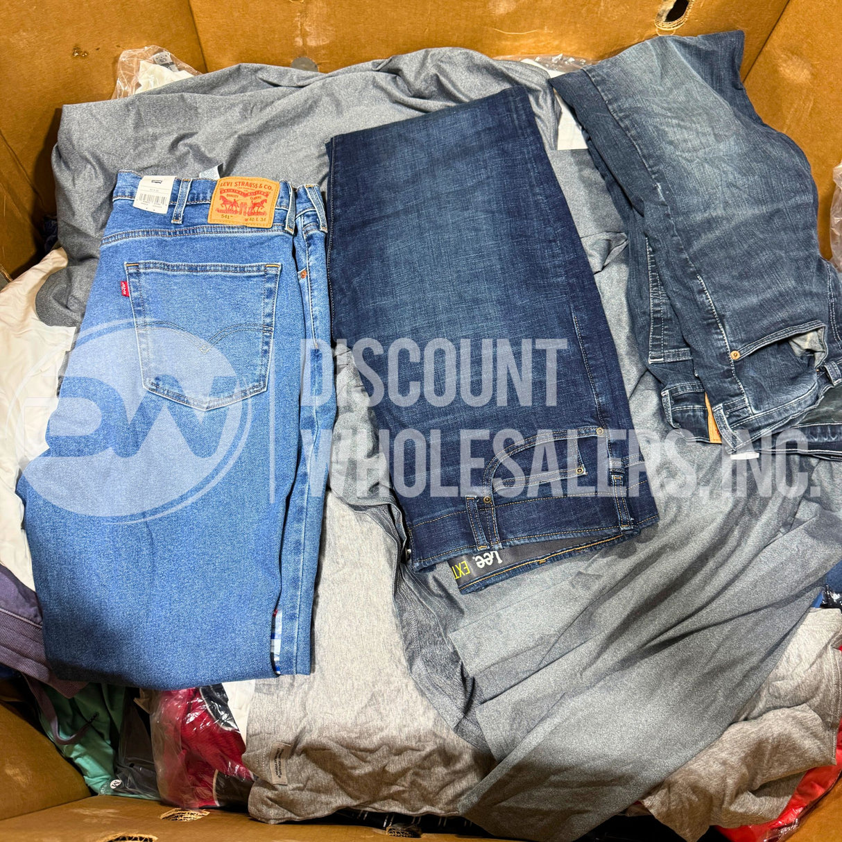 DWI APPAREL MIX - Various Seasonal Pieces Women,Men,Kids (300 PCS/PLT)