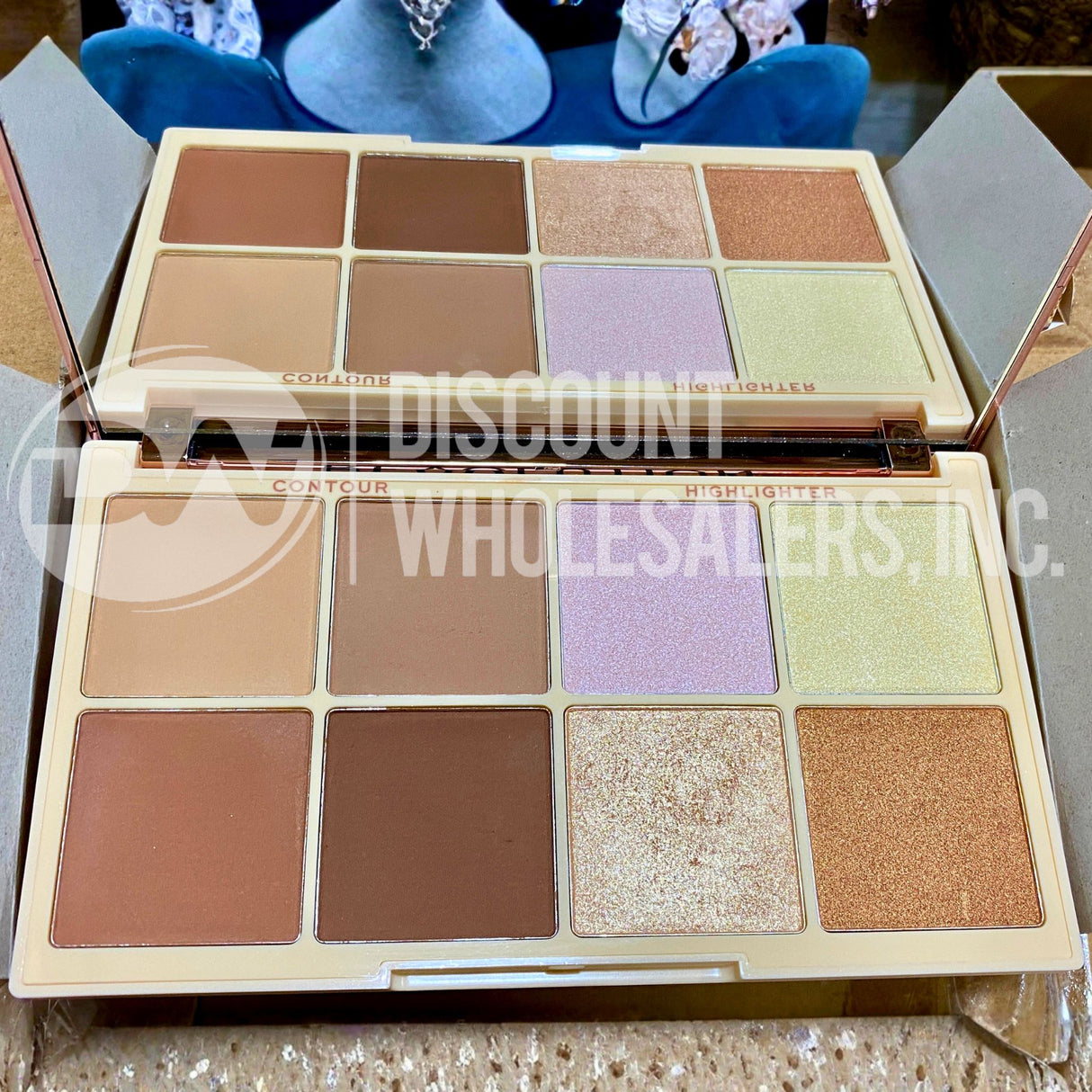 Revolution Beauty Roxi Roxxsaurus Highlight and Contour Palette (36 Pcs Lot)