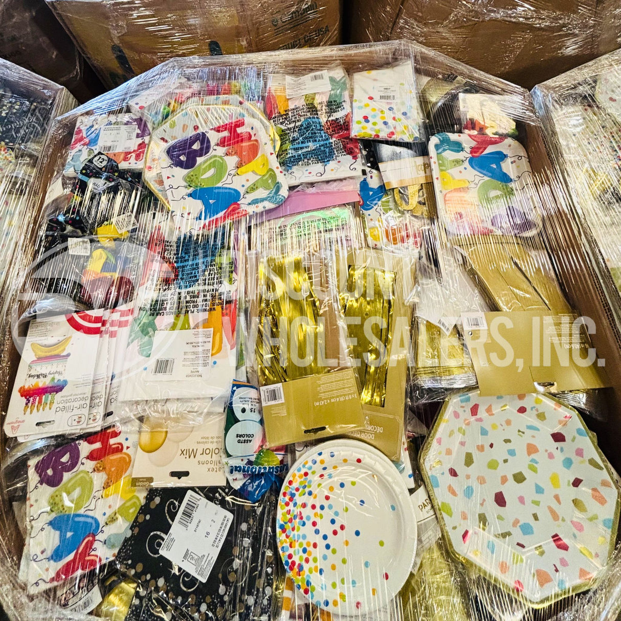 ASSORTED PARTY SUPPLIES (300 Pcs Per Pallet)