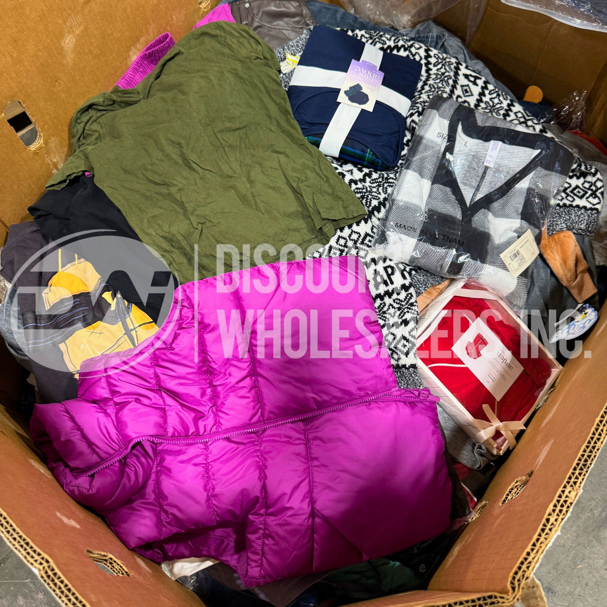 DWI APPAREL MIX - Various Seasonal Pieces Women,Men,Kids (300 PCS/PLT)