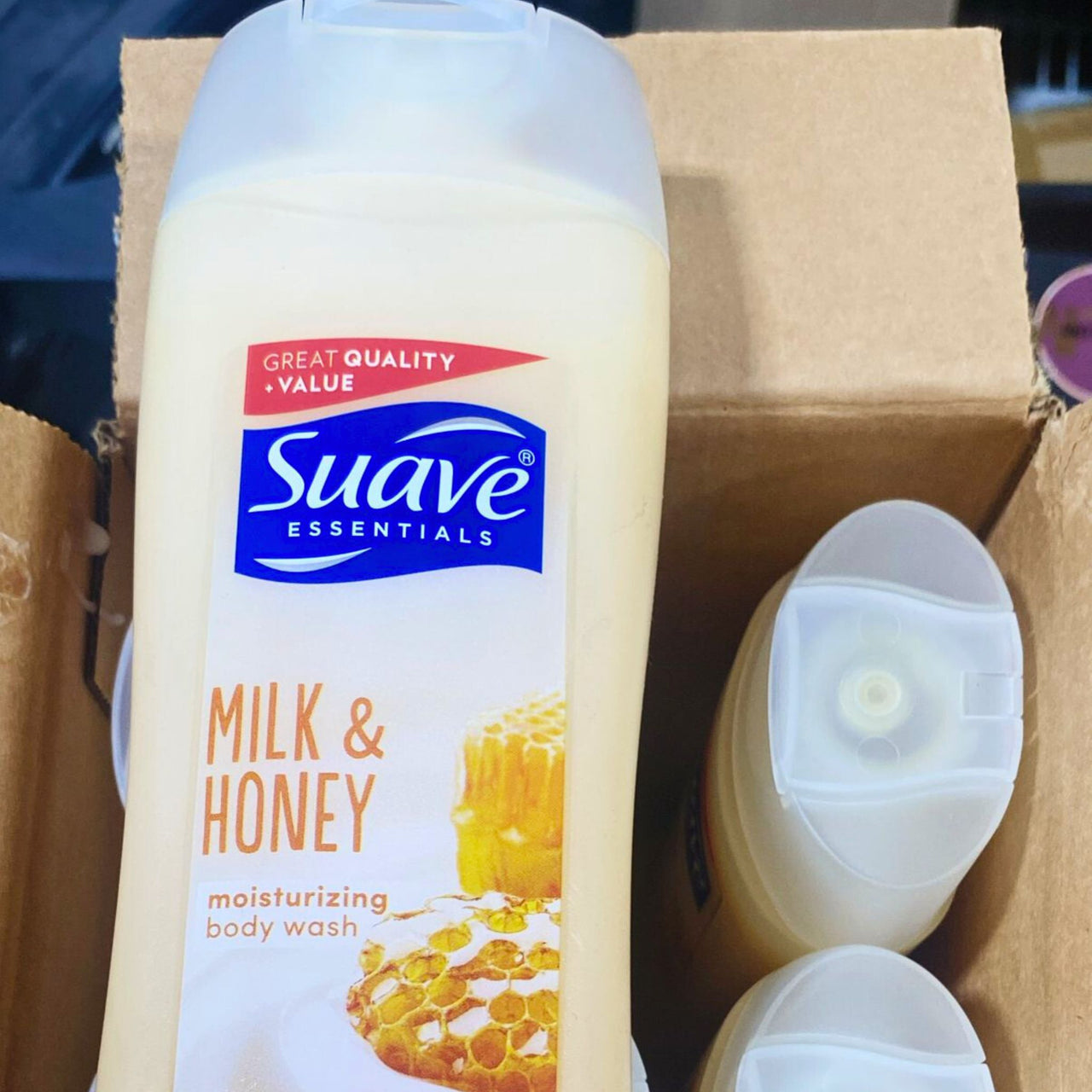 Suave Essentials Milk & Honey Moisturizing Body Wash