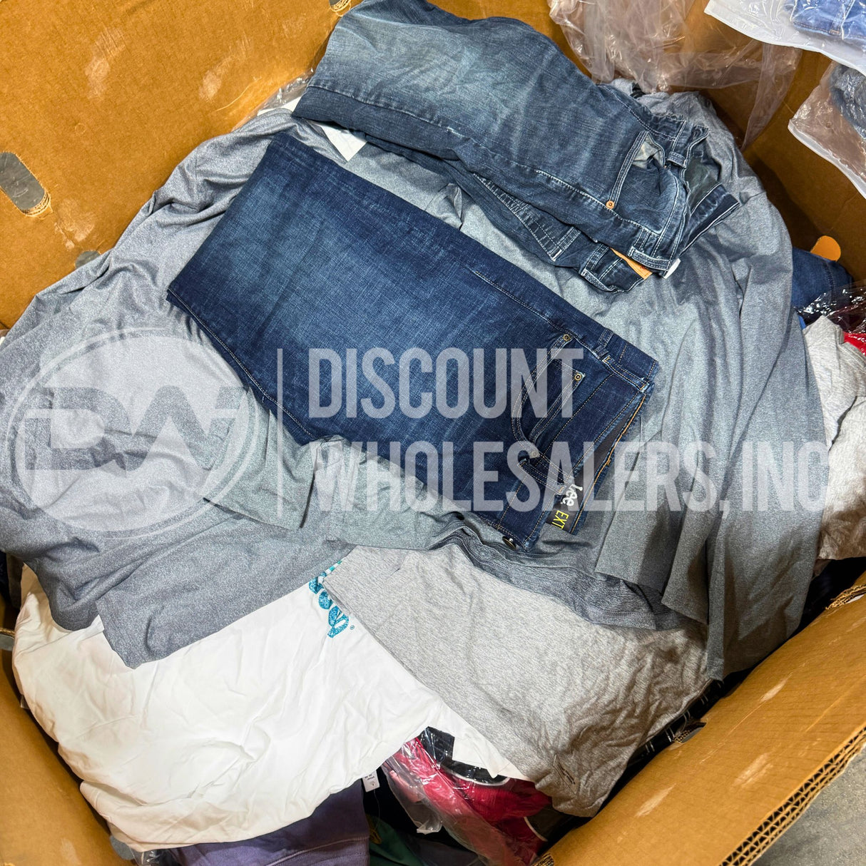 DWI APPAREL MIX - Various Seasonal Pieces Women,Men,Kids (300 PCS/PLT)