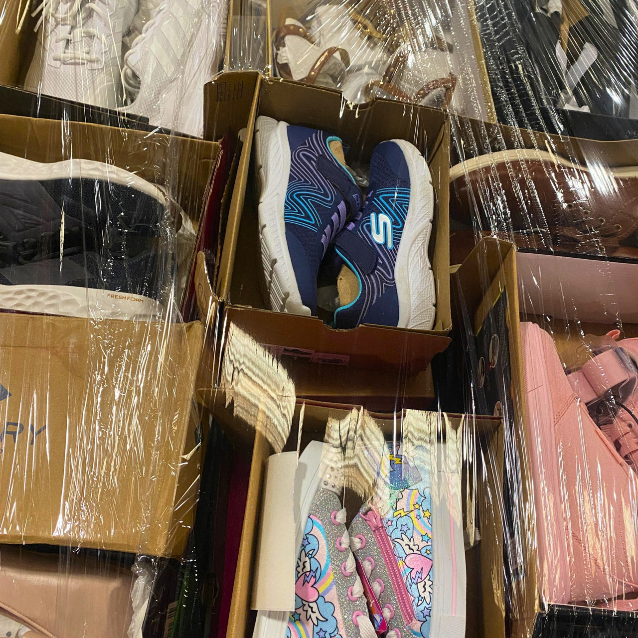 Pallet of Assorted Shoes of Different Brands And Sizes 