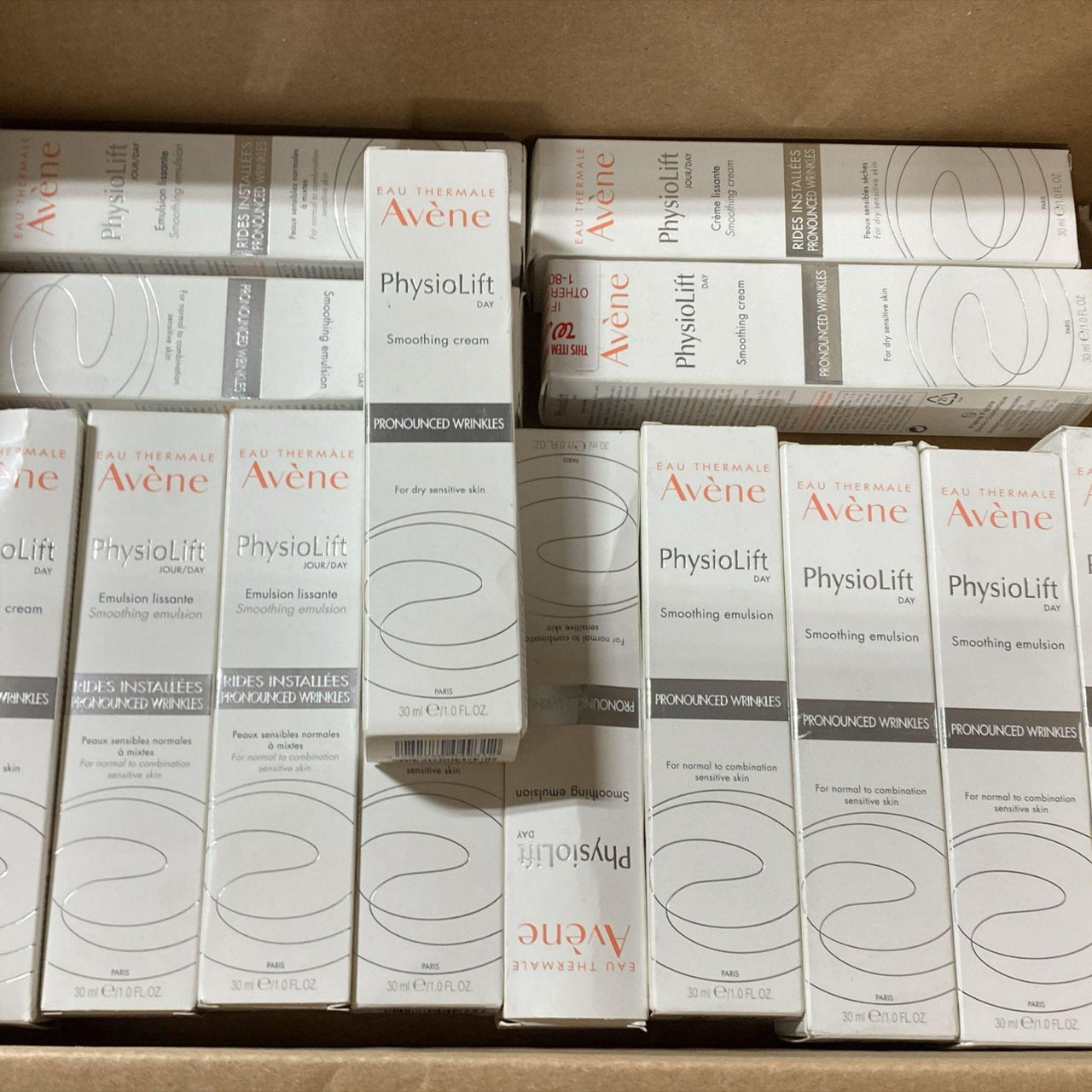 Avene Physiolift Day Smoothing Cream for dry sensitive skin 1.0oz (50 Pcs Lot) - Discount Wholesalers Inc