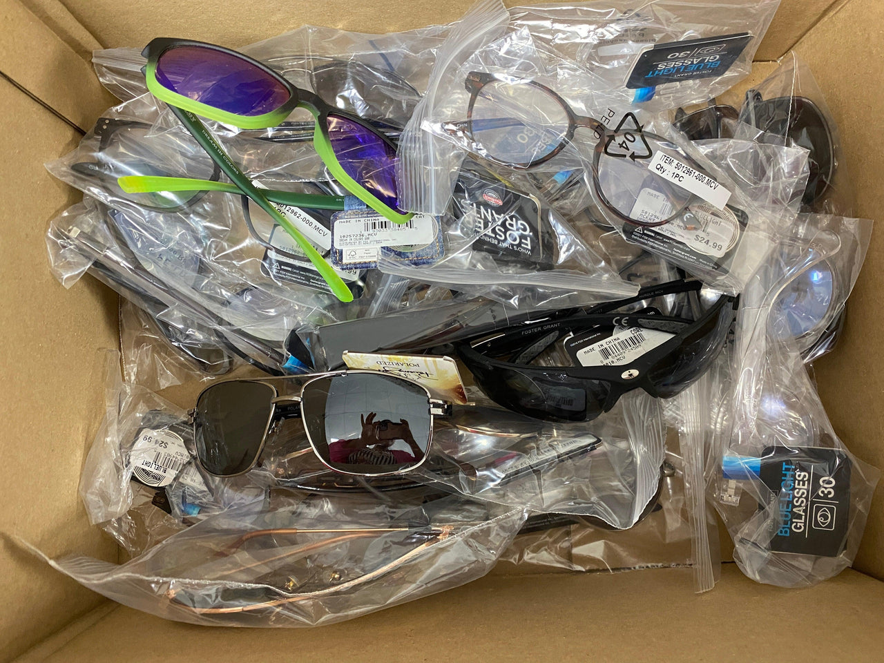 Foster Grant Assorted Sunglasses (225 Pcs Box) - Discount Wholesalers Inc