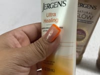 Jergens Glow & Ultra Healing, 2-3oz, Medium & Fair (120 Pcs Lot)