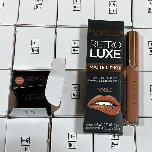 Revolution Retro Luxe Matte Lip Kit Lip Contour Kit Lip Pencil & Liquid Lipstick 