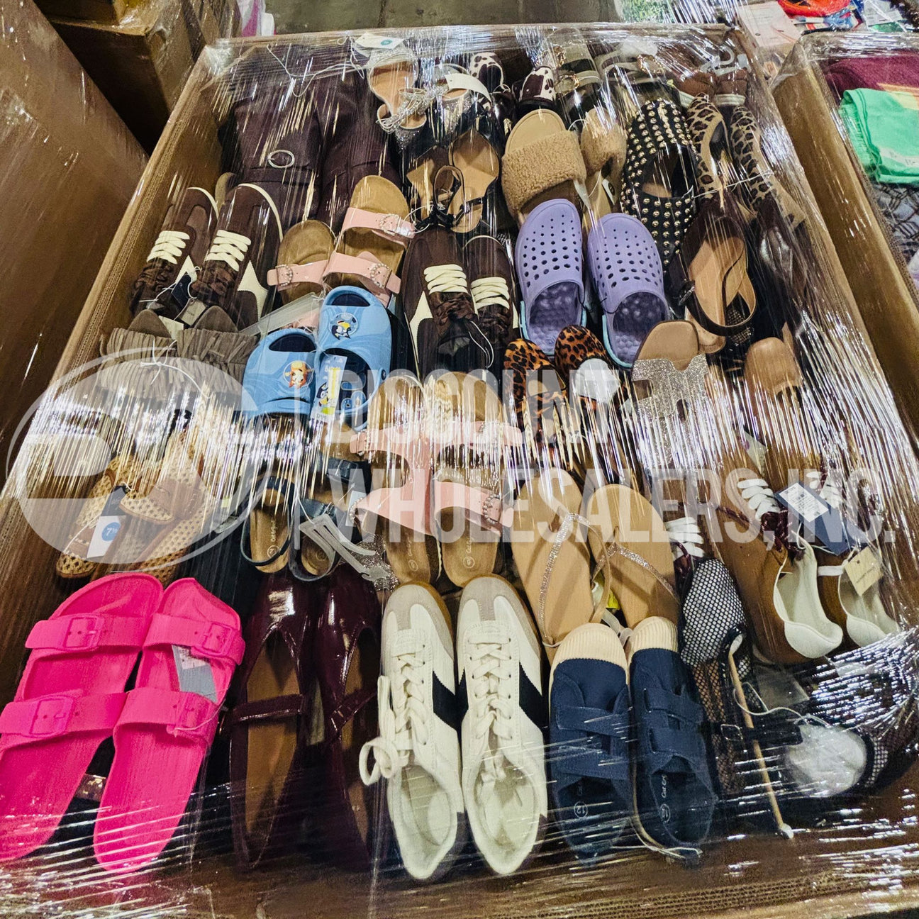 TGT FOOTWEAR - RETURNS&SHELF PULLS PALLET (Unmanifested)